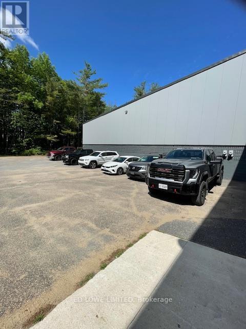 520 Ecclestone Drive, Bracebridge (Muskoka (N)), Ontario  P1L 1R2 - Photo 12 - X12266833
