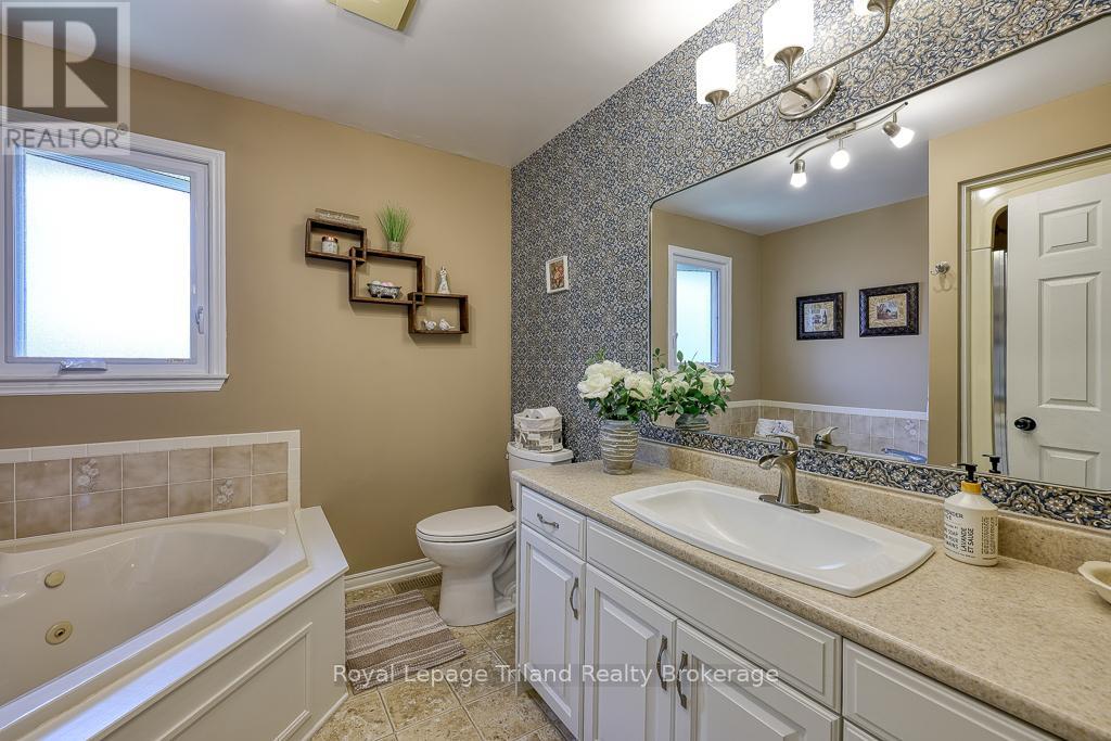 262 Alder Road, Ingersoll, Ontario  N5C 3Z2 - Photo 34 - X12267002