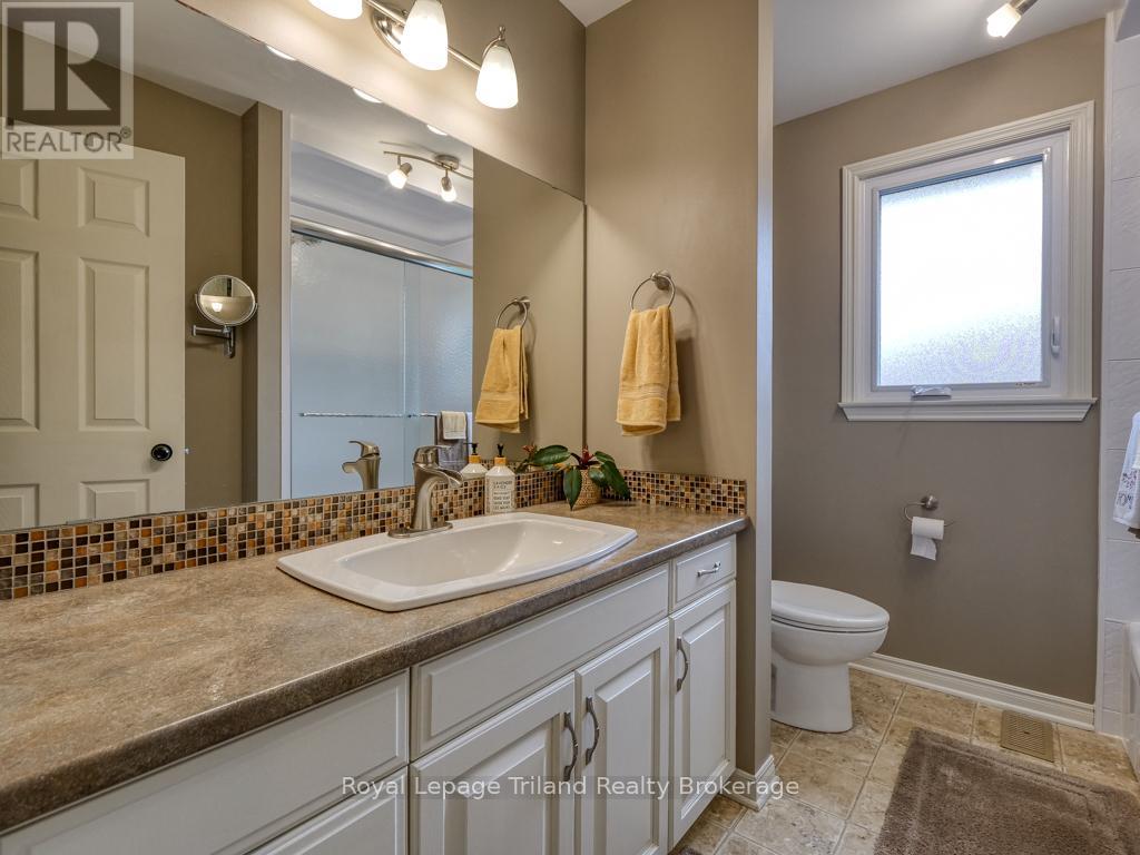 262 Alder Road, Ingersoll, Ontario  N5C 3Z2 - Photo 38 - X12267002