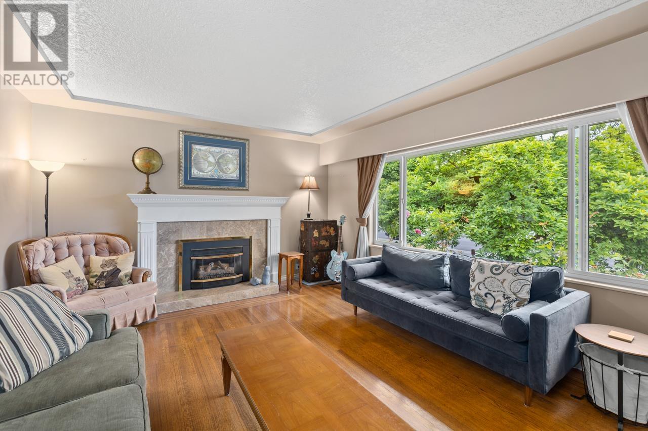 7031 Burford Street, Burnaby, British Columbia  V5E 1S3 - Photo 2 - R3023545