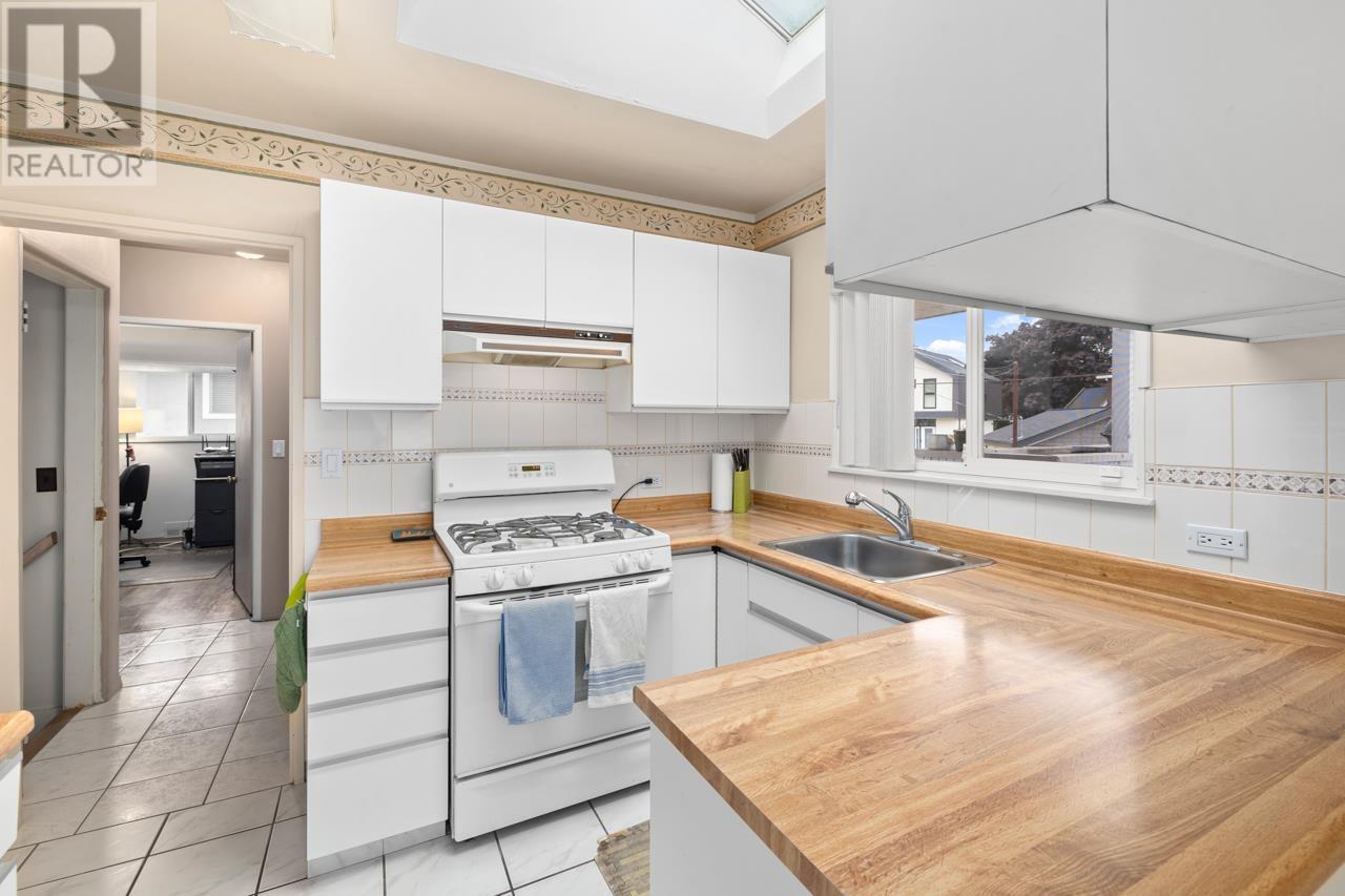 7031 Burford Street, Burnaby, British Columbia  V5E 1S3 - Photo 4 - R3023545