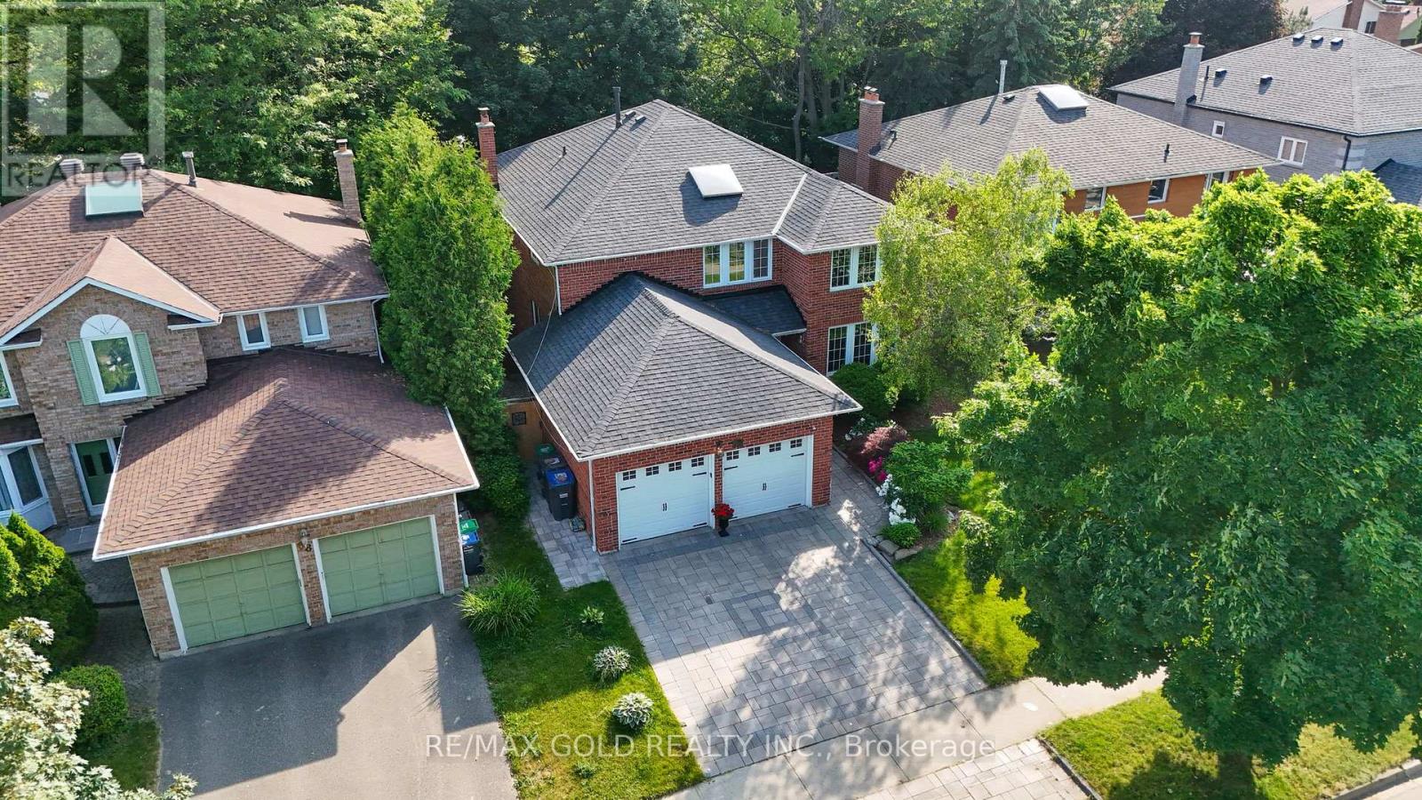 Property at 66 BARR CRESCENT image 3