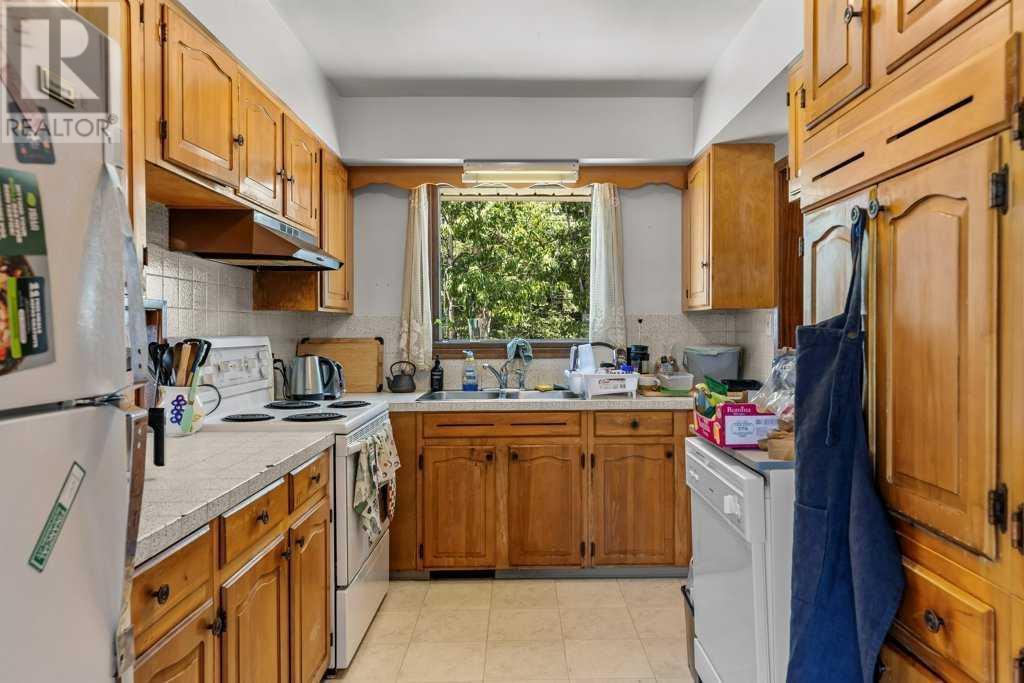 4 Mount Rundle Place, Canmore, Alberta  T1W 1Z1 - Photo 31 - A2229973