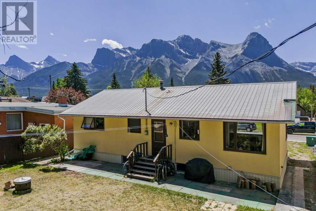 4 Mount Rundle Place, Canmore, Alberta  T1W 1Z1 - Photo 11 - A2229973
