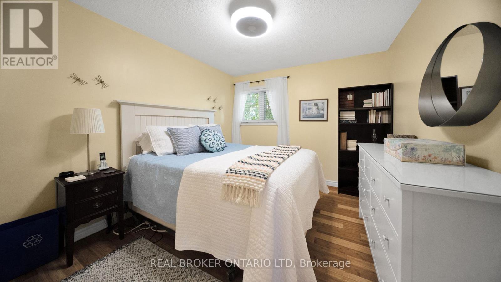 427 Olde Village Lane, Shelburne, Ontario  L0N 1S2 - Photo 25 - X12250096