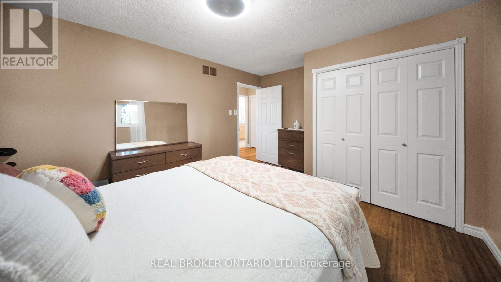 427 Olde Village Lane, Shelburne, Ontario  L0N 1S2 - Photo 29 - X12250096