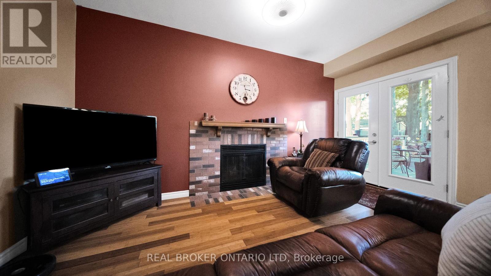427 Olde Village Lane, Shelburne, Ontario  L0N 1S2 - Photo 16 - X12250096