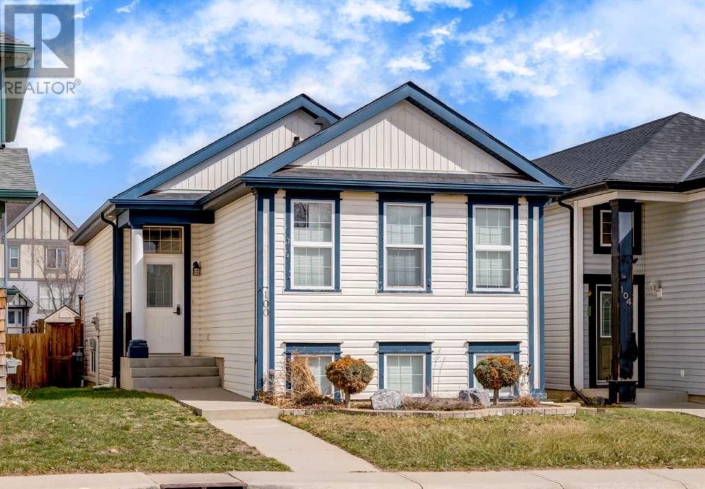 Property at 100 Copperfield Rise SE image 1
