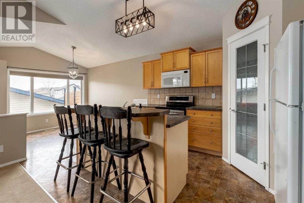 Property at 100 Copperfield Rise SE image 4