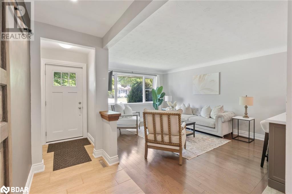 Property at 205 WELLINGTON Street E image 4
