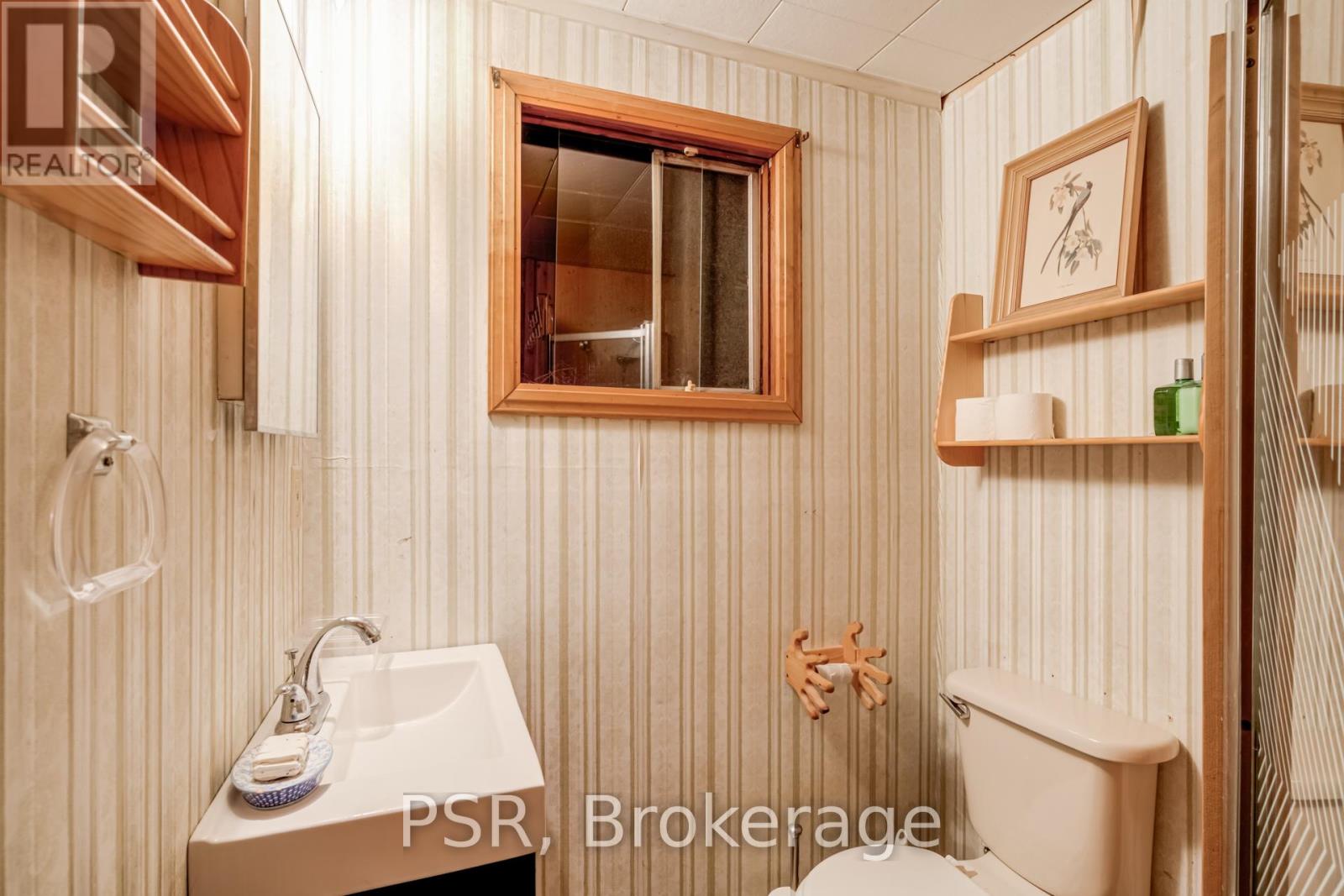 1027 North Pine Drive, Lake Of Bays, Ontario  P0A 1E0 - Photo 21 - X12183224