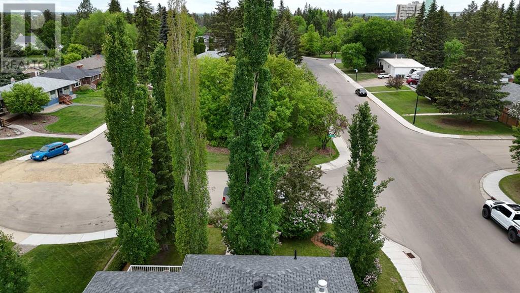 Property at 4501 35 StreetCrescent S image 3