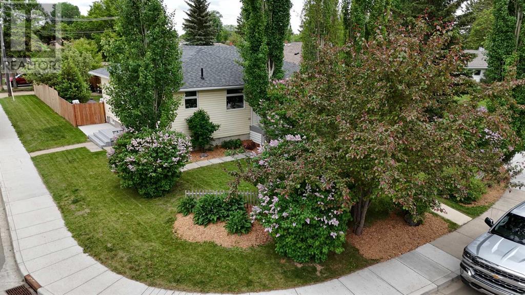 Property at 4501 35 StreetCrescent S image 5