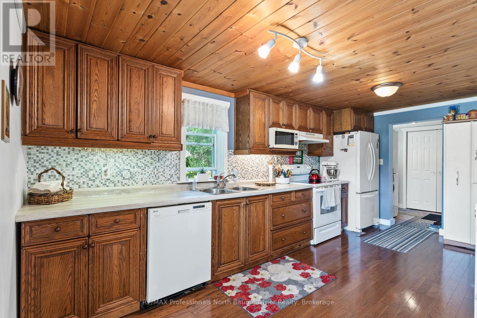 4745 Gelert Road, Minden Hills, Ontario  K0M 2K0 - Photo 17 - X12267121