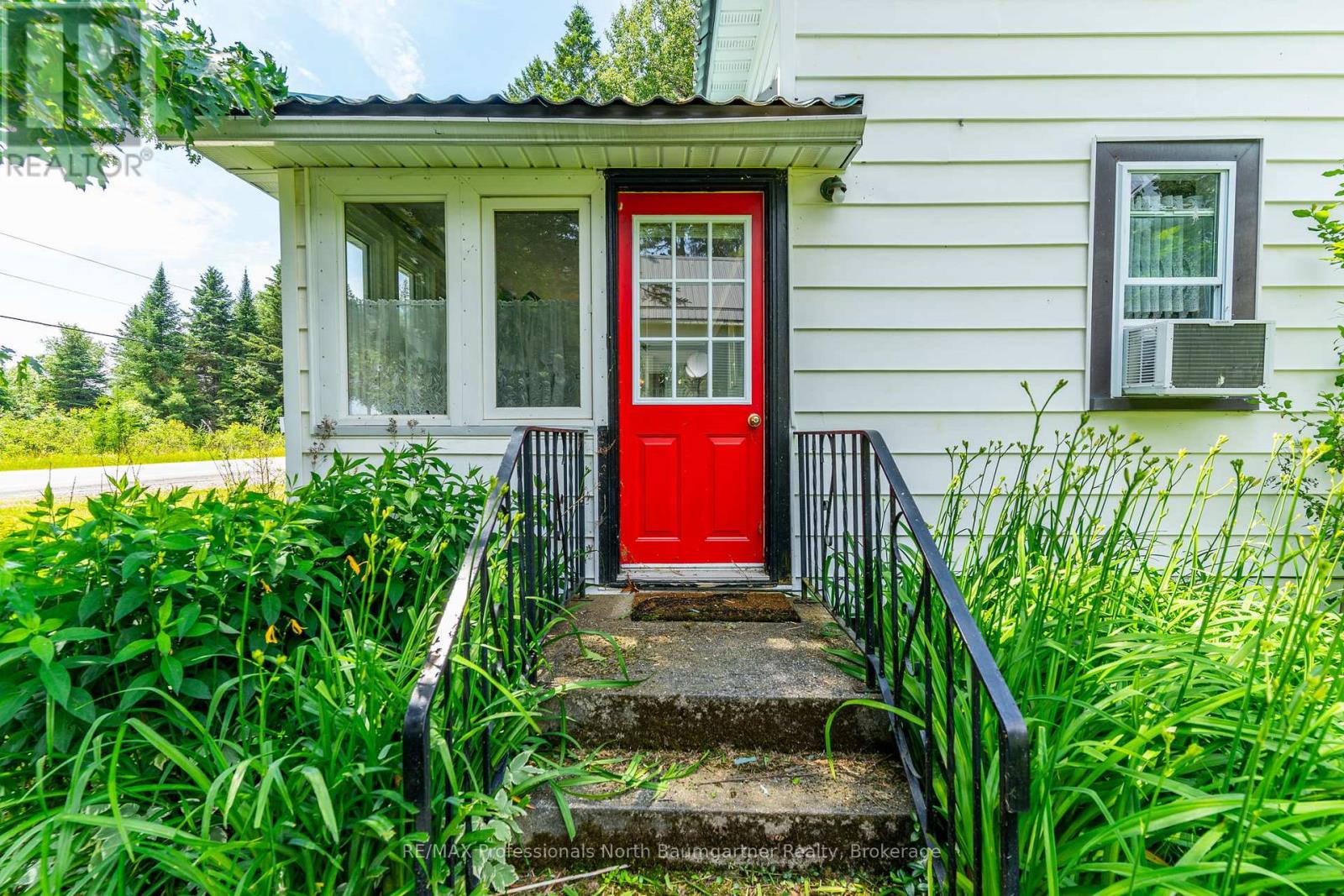 4745 Gelert Road, Minden Hills, Ontario  K0M 2K0 - Photo 5 - X12267121