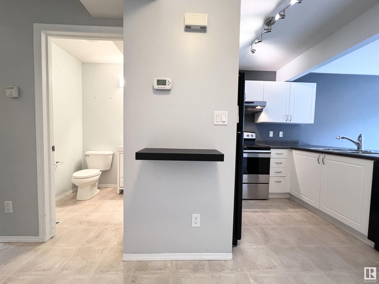 Property at 13944 137 ST NW image 1
