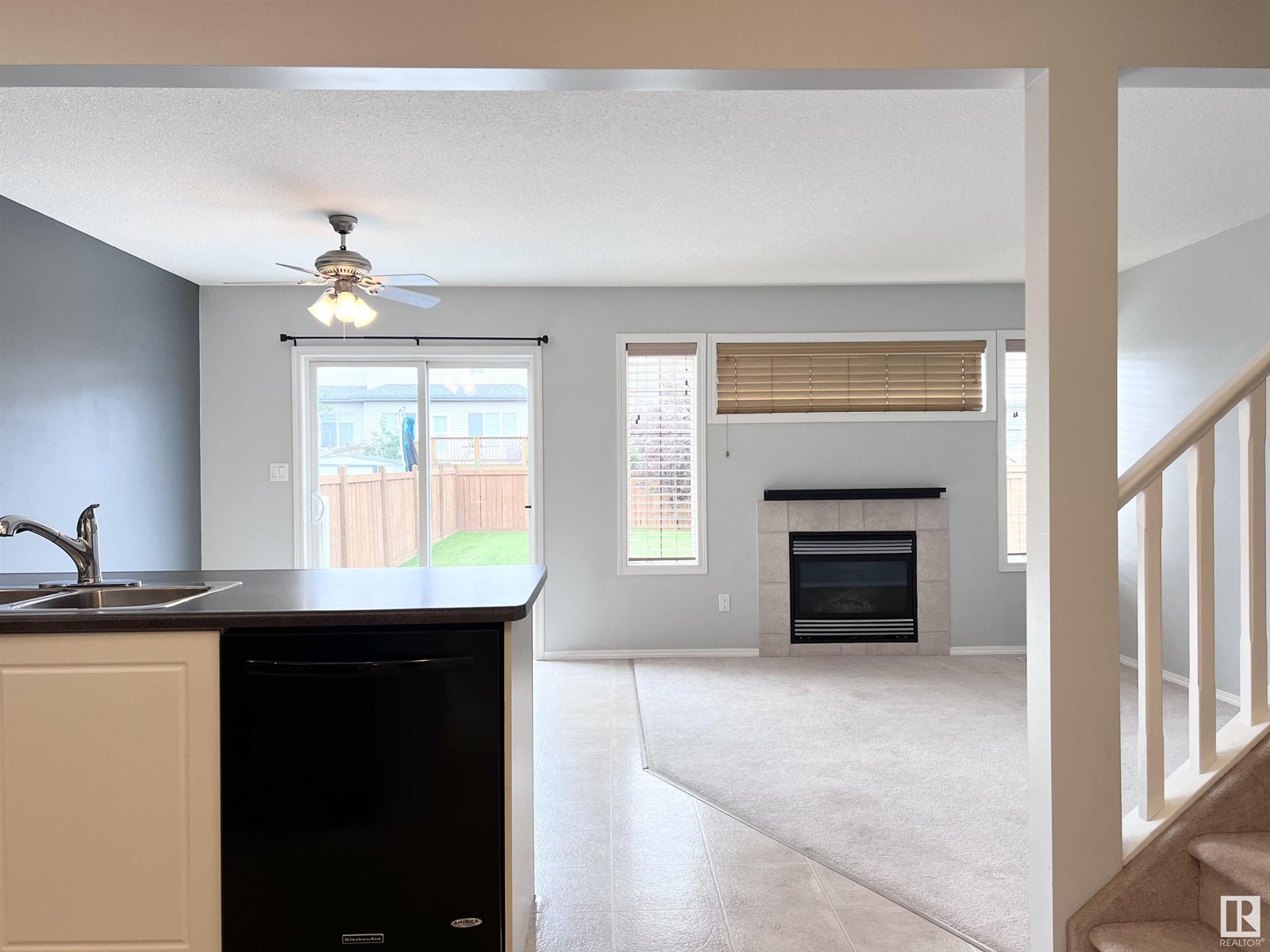 Property at 13944 137 ST NW image 2