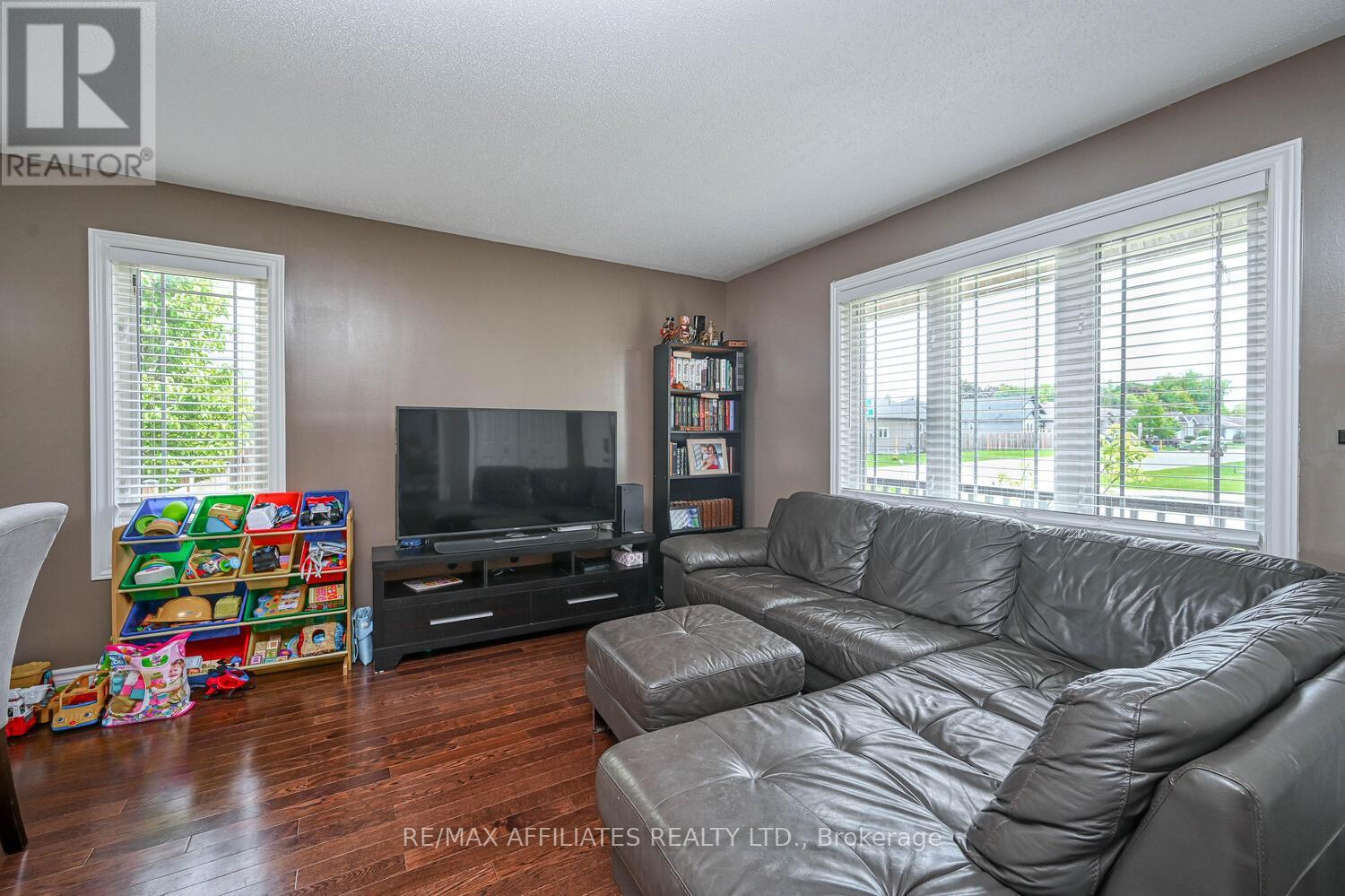 Property at 30 LEE AVENUE image 3