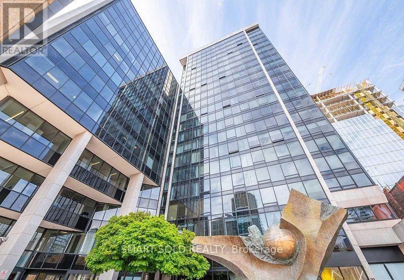 2202 - 30 Wellington Street E, Toronto (Church-Yonge Corridor), Ontario  M5E 1S3 - Photo 2 - C12267128
