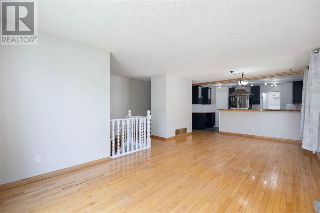 Property at 105 Grayling Crescent image 5