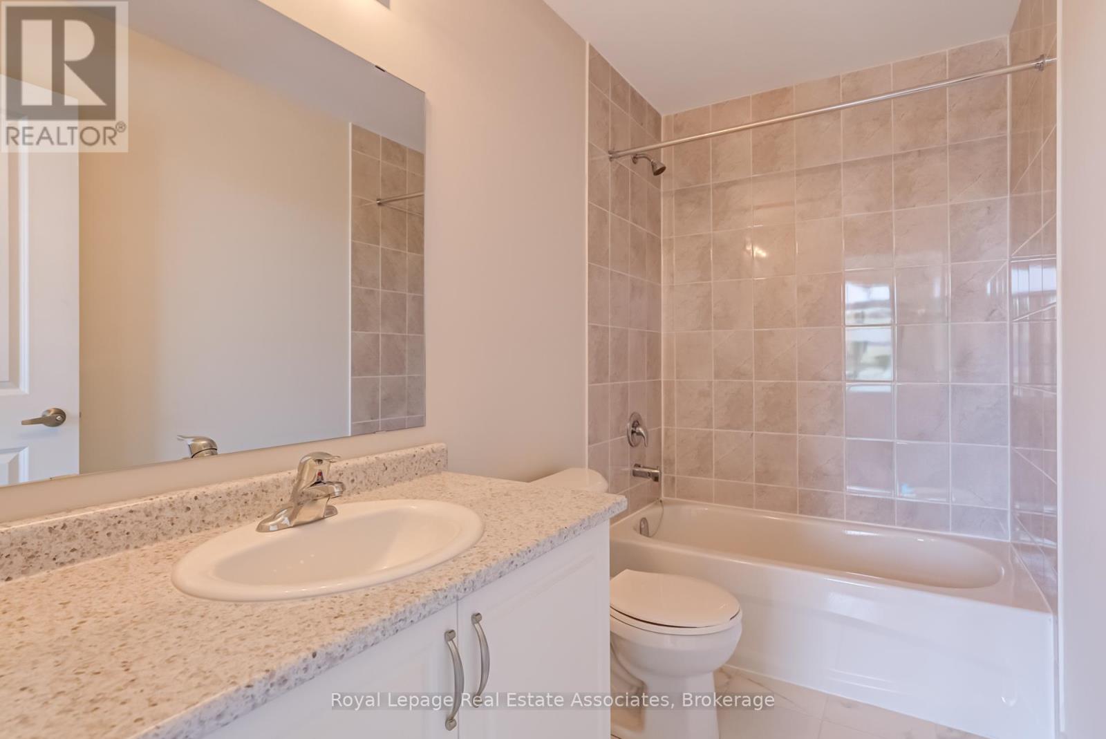 29 John Dallimore Drive, Georgina, Ontario  L4P 0S6 - Photo 23 - N12267060