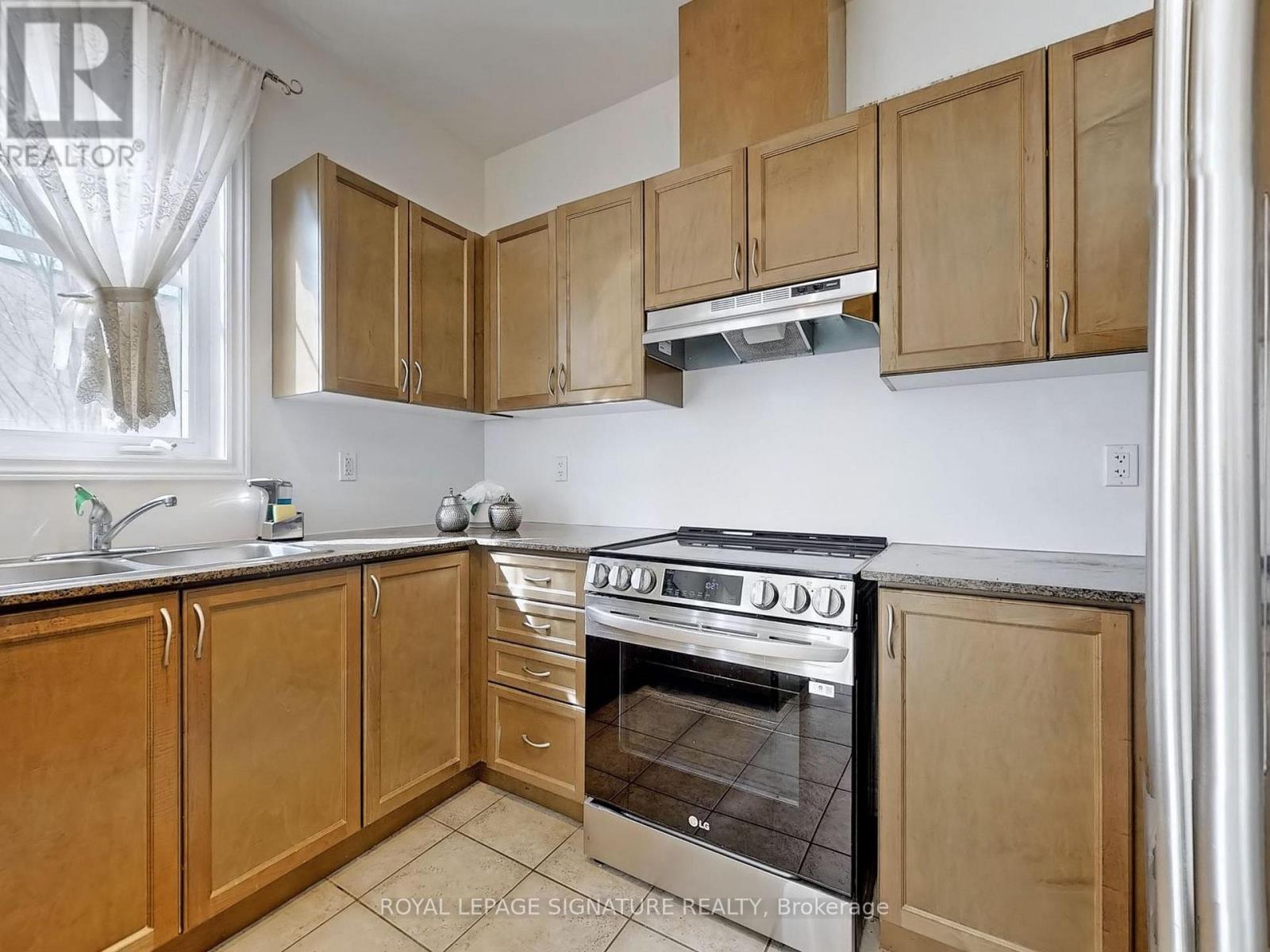 59 Princess Diana Drive, Markham, Ontario  L6C 0G9 - Photo 15 - N12267102