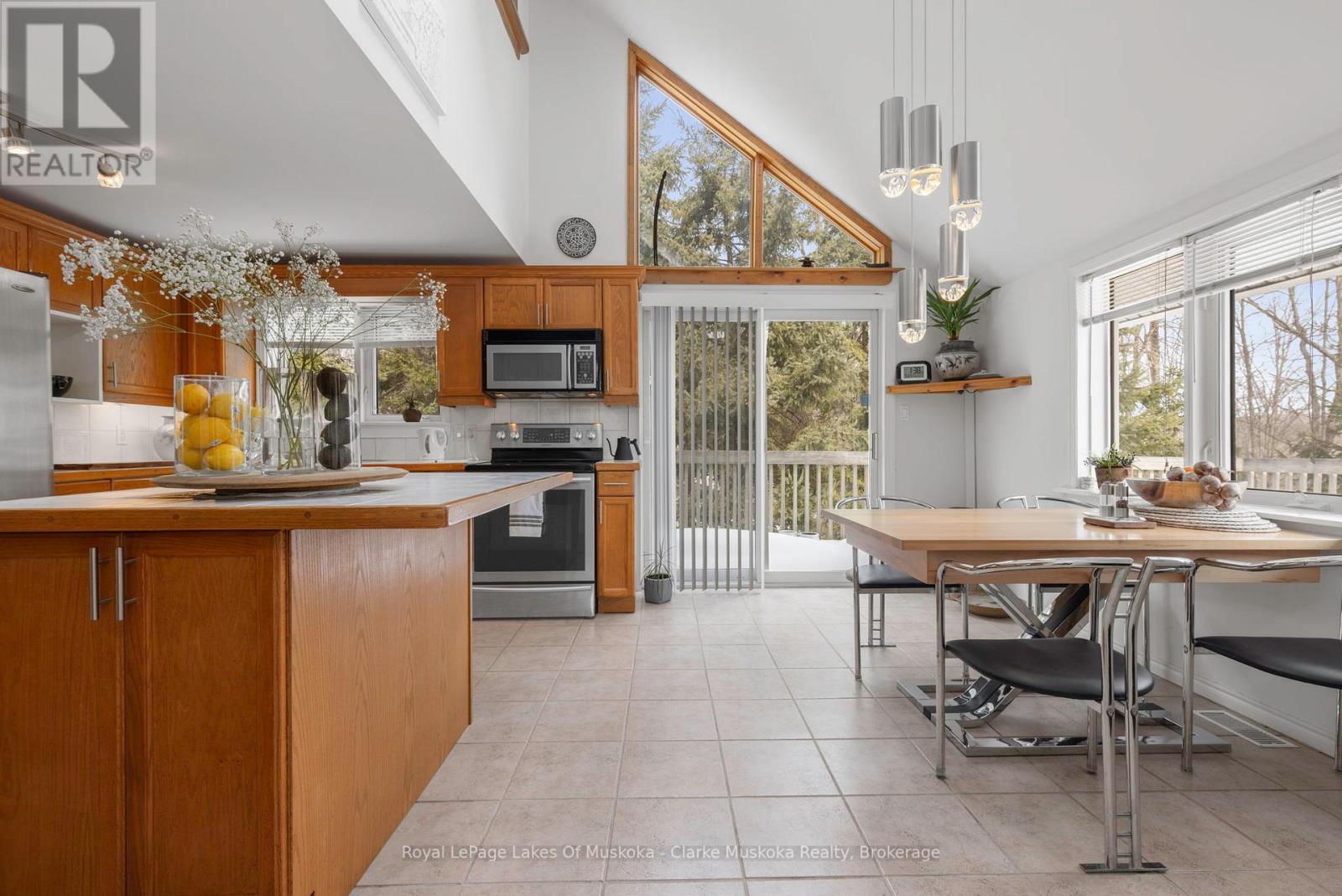 1806 Valley Road, Huntsville, Ontario  P1H 1A8 - Photo 15 - X12050826