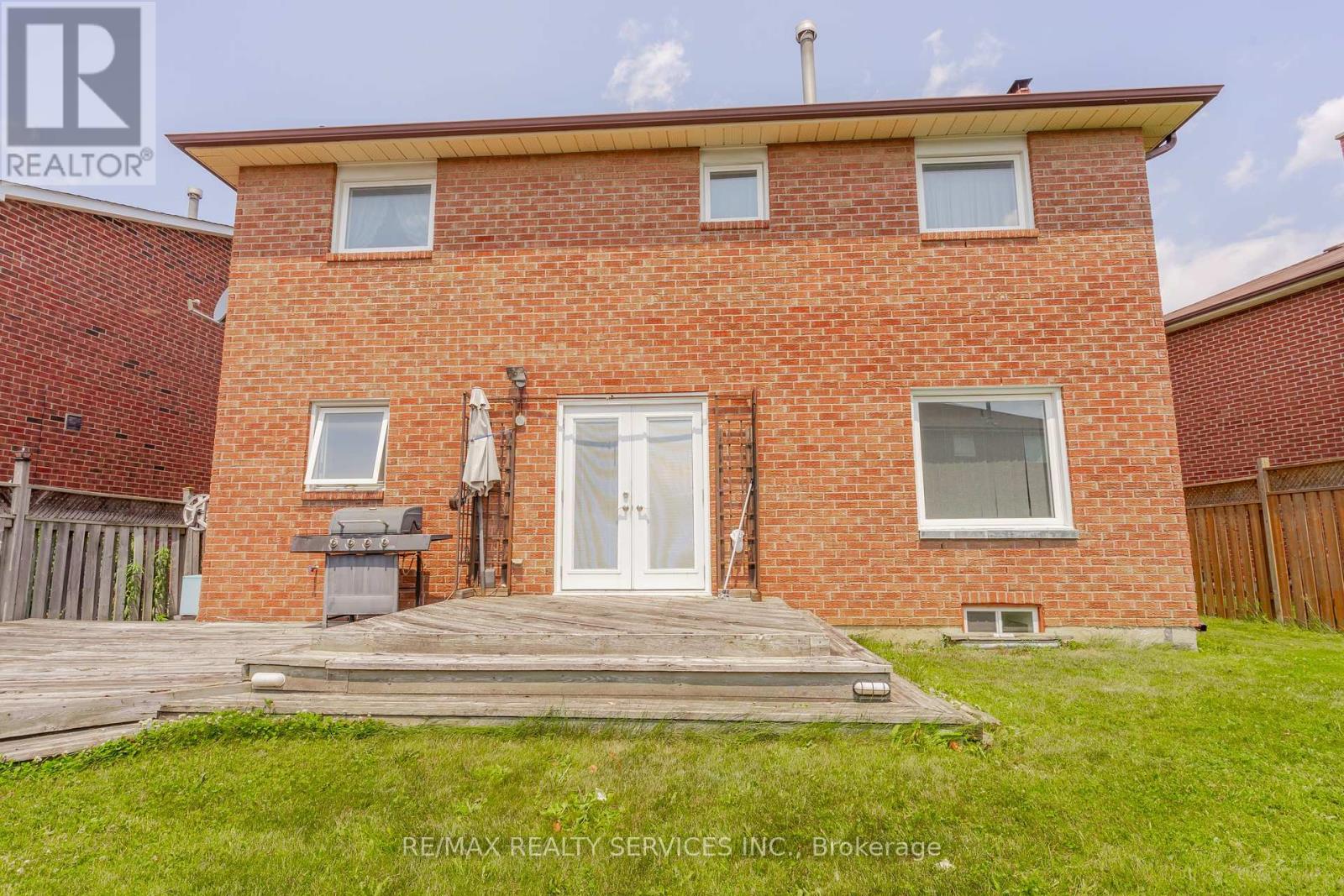 6 Ruth Avenue, Brampton (Heart Lake West), Ontario  L6Z 3X4 - Photo 44 - W12266964