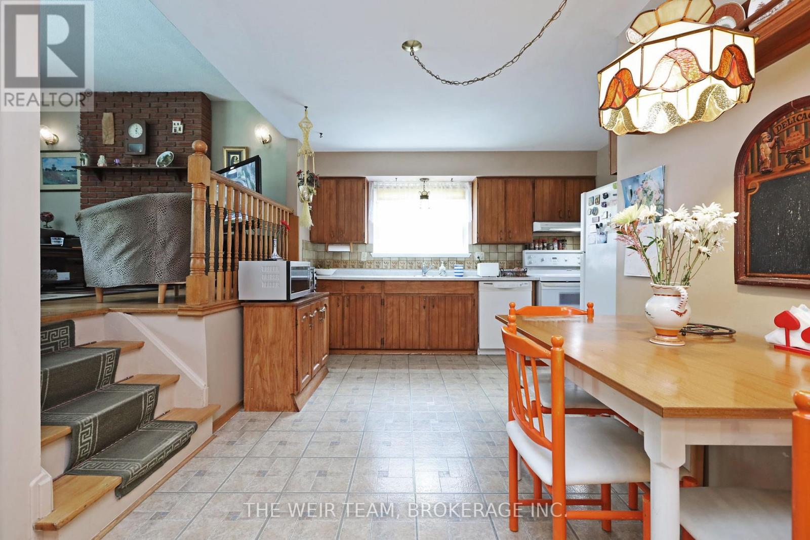 1577 Otterby Road, Mississauga (Applewood), Ontario  L4X 1W8 - Photo 11 - W12267008