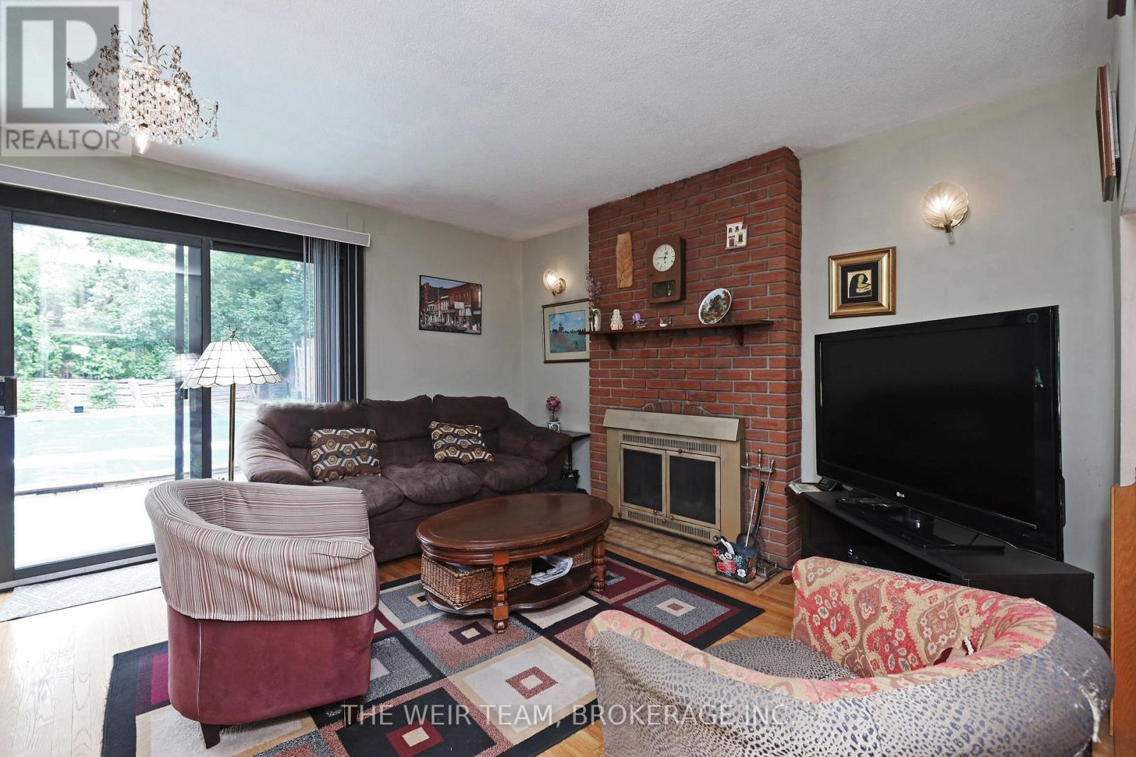 1577 Otterby Road, Mississauga (Applewood), Ontario  L4X 1W8 - Photo 12 - W12267008