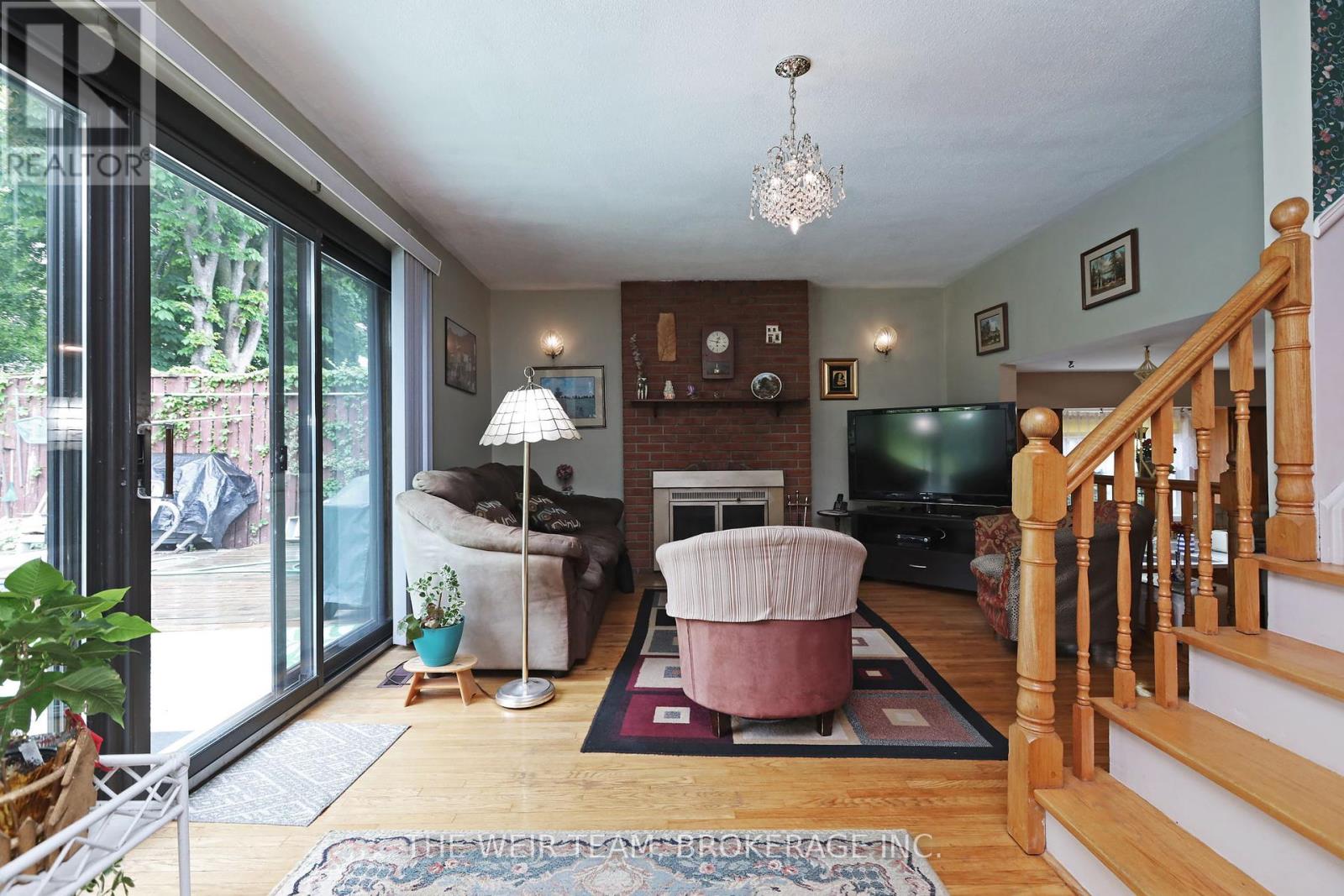 1577 Otterby Road, Mississauga (Applewood), Ontario  L4X 1W8 - Photo 13 - W12267008