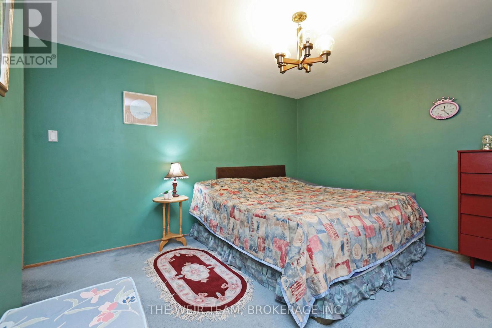 1577 Otterby Road, Mississauga (Applewood), Ontario  L4X 1W8 - Photo 24 - W12267008