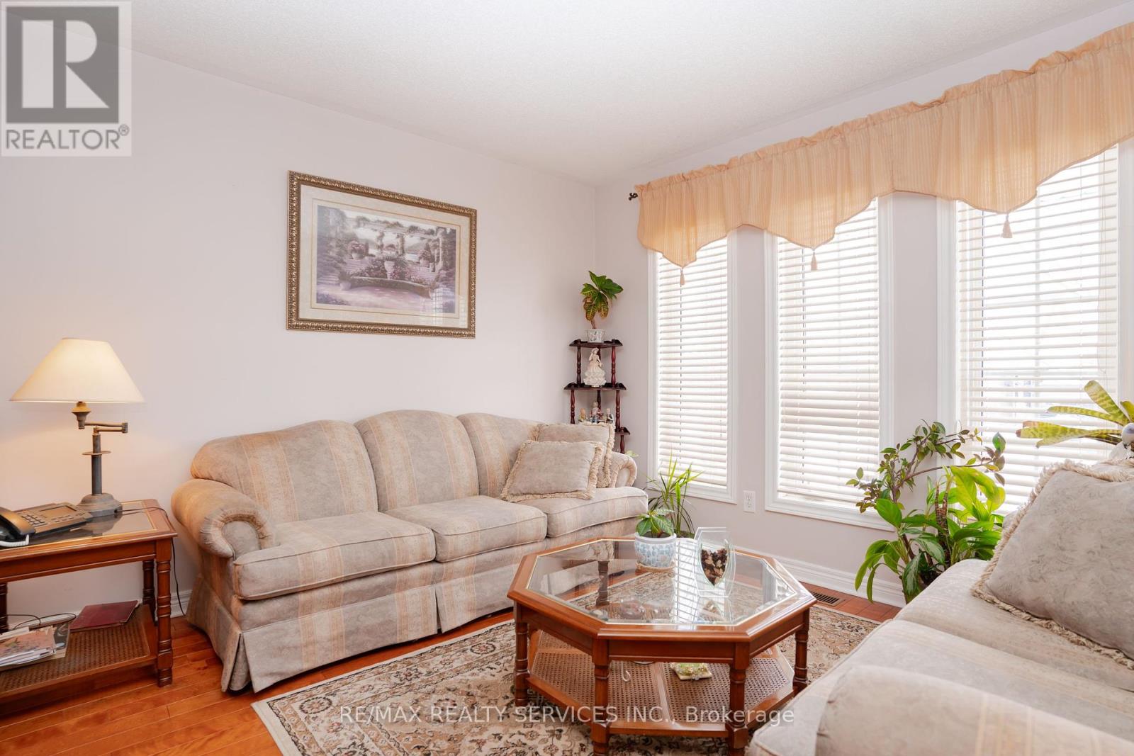195 Van Scott Drive, Brampton (Northwest Sandalwood Parkway), Ontario  L7A 1V2 - Photo 13 - W12267050