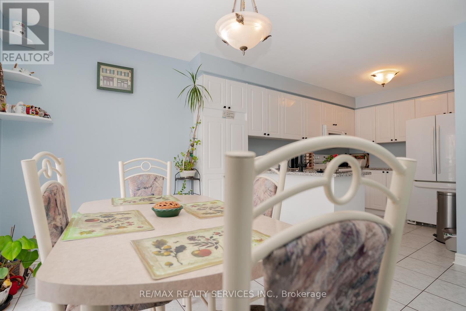 195 Van Scott Drive, Brampton (Northwest Sandalwood Parkway), Ontario  L7A 1V2 - Photo 21 - W12267050