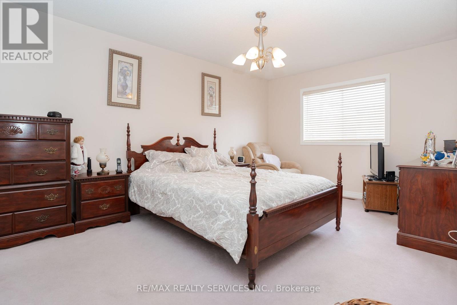 195 Van Scott Drive, Brampton (Northwest Sandalwood Parkway), Ontario  L7A 1V2 - Photo 23 - W12267050