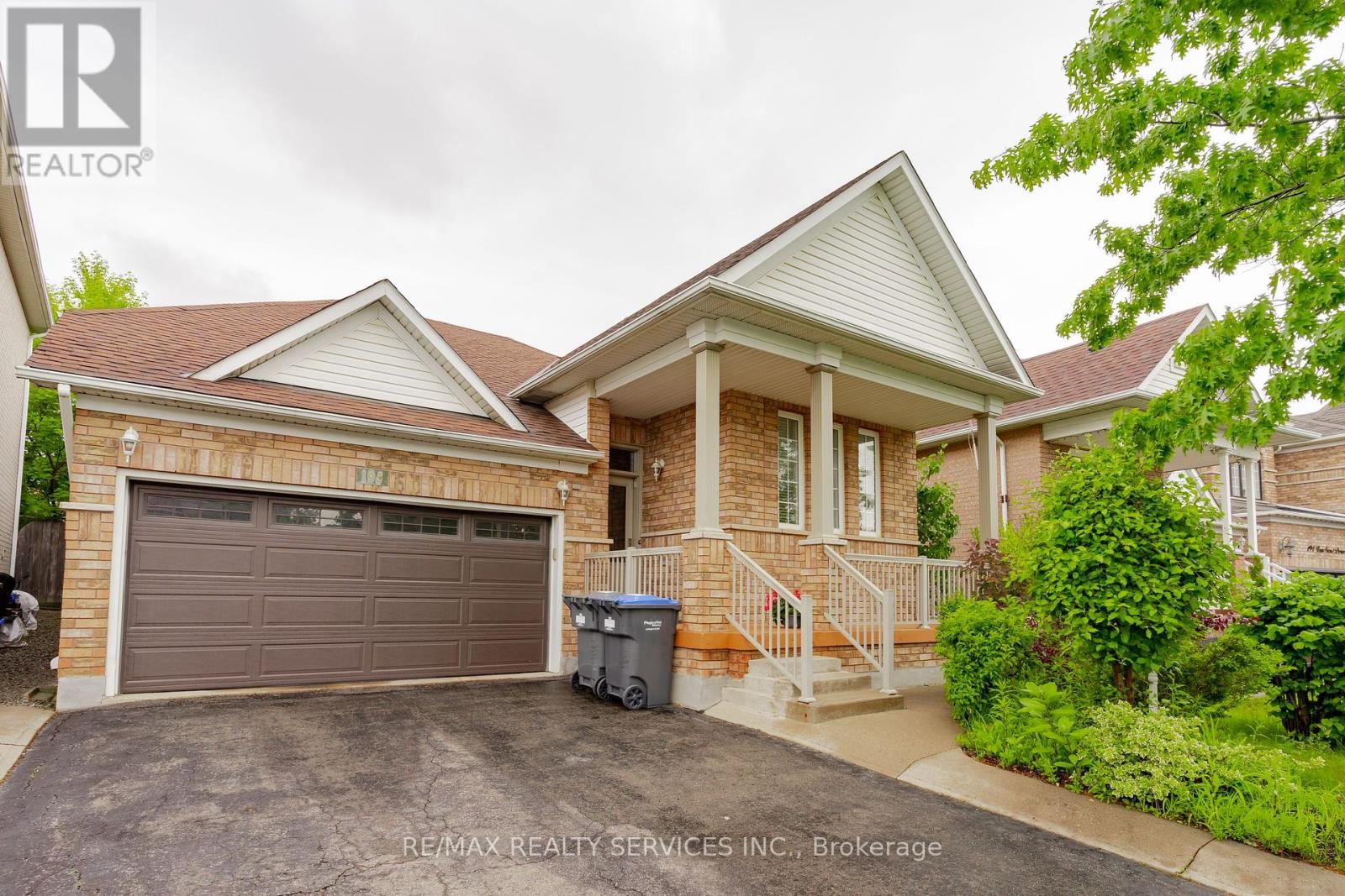 Property at 195 VAN SCOTT DRIVE image 3