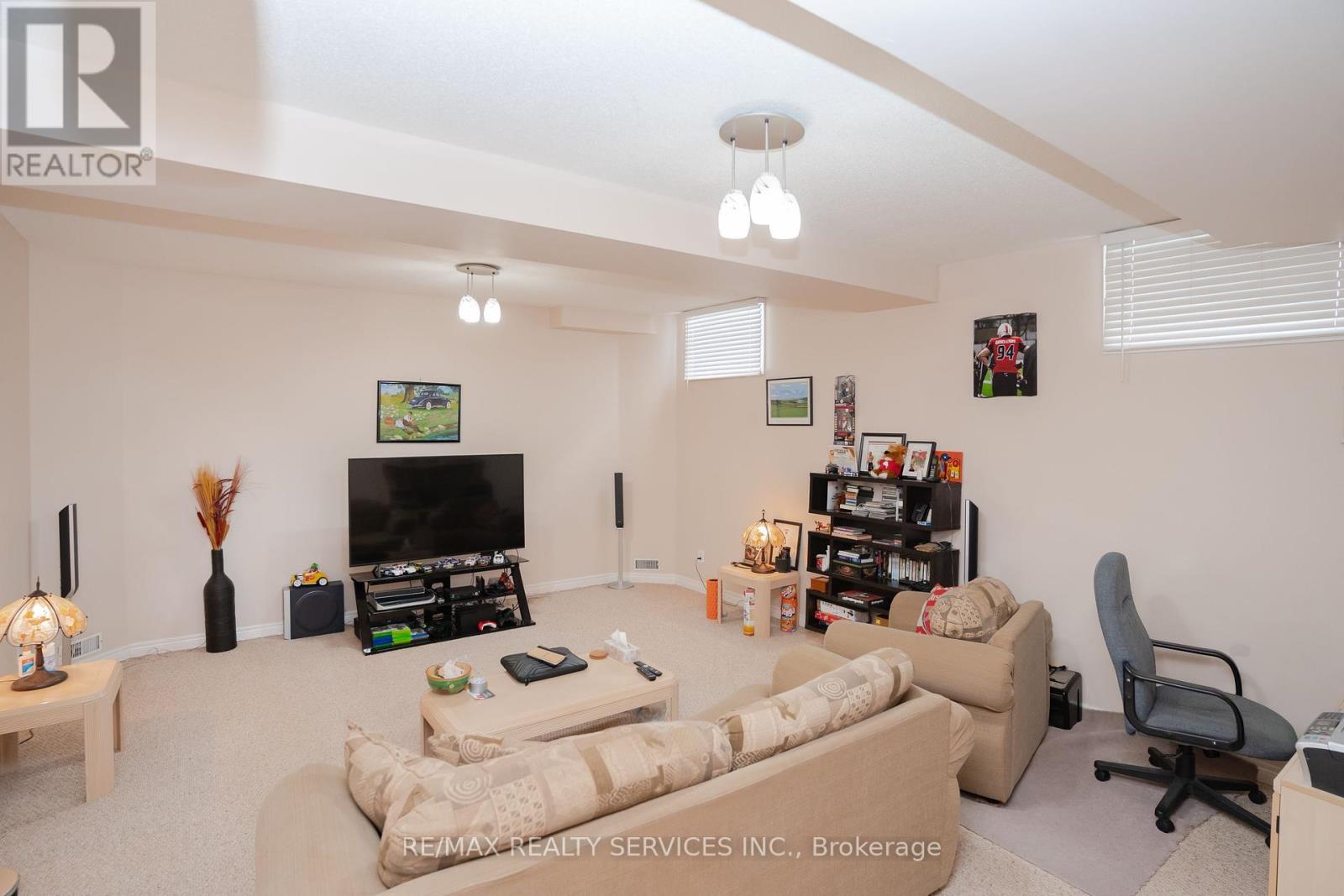 195 Van Scott Drive, Brampton (Northwest Sandalwood Parkway), Ontario  L7A 1V2 - Photo 31 - W12267050