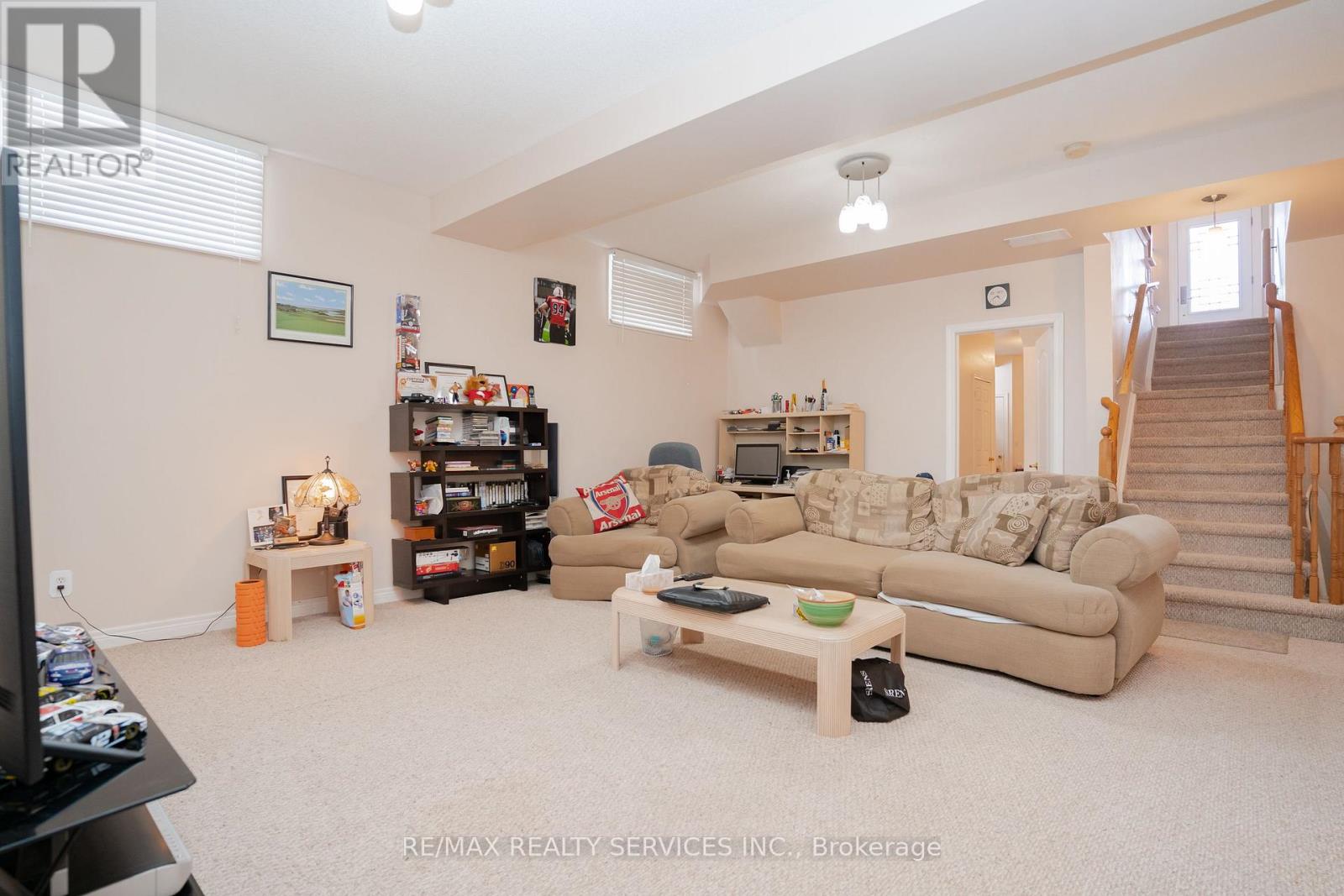 195 Van Scott Drive, Brampton (Northwest Sandalwood Parkway), Ontario  L7A 1V2 - Photo 33 - W12267050