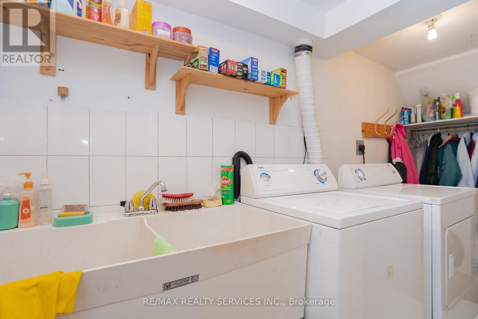 195 Van Scott Drive, Brampton (Northwest Sandalwood Parkway), Ontario  L7A 1V2 - Photo 37 - W12267050