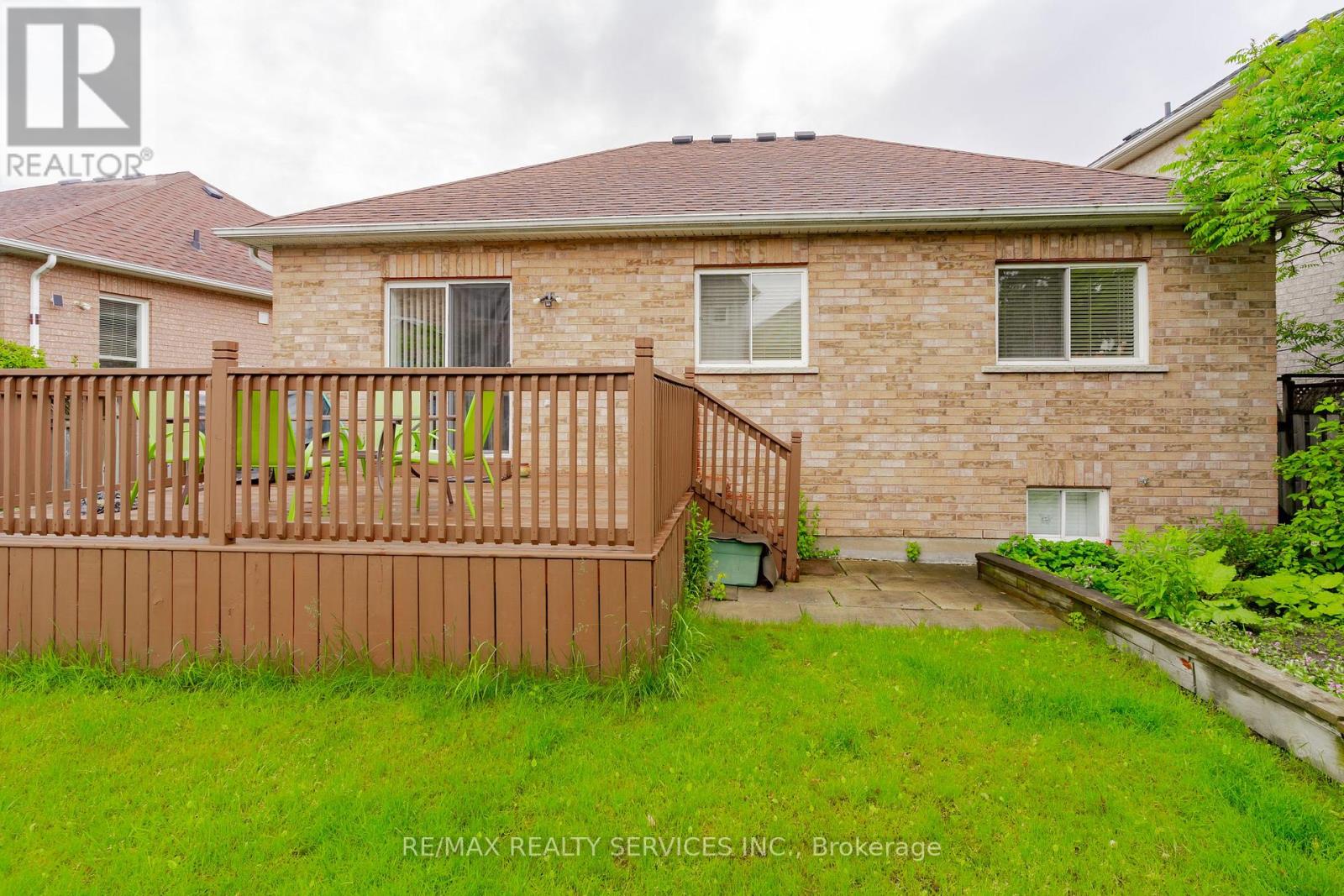 195 Van Scott Drive, Brampton (Northwest Sandalwood Parkway), Ontario  L7A 1V2 - Photo 42 - W12267050