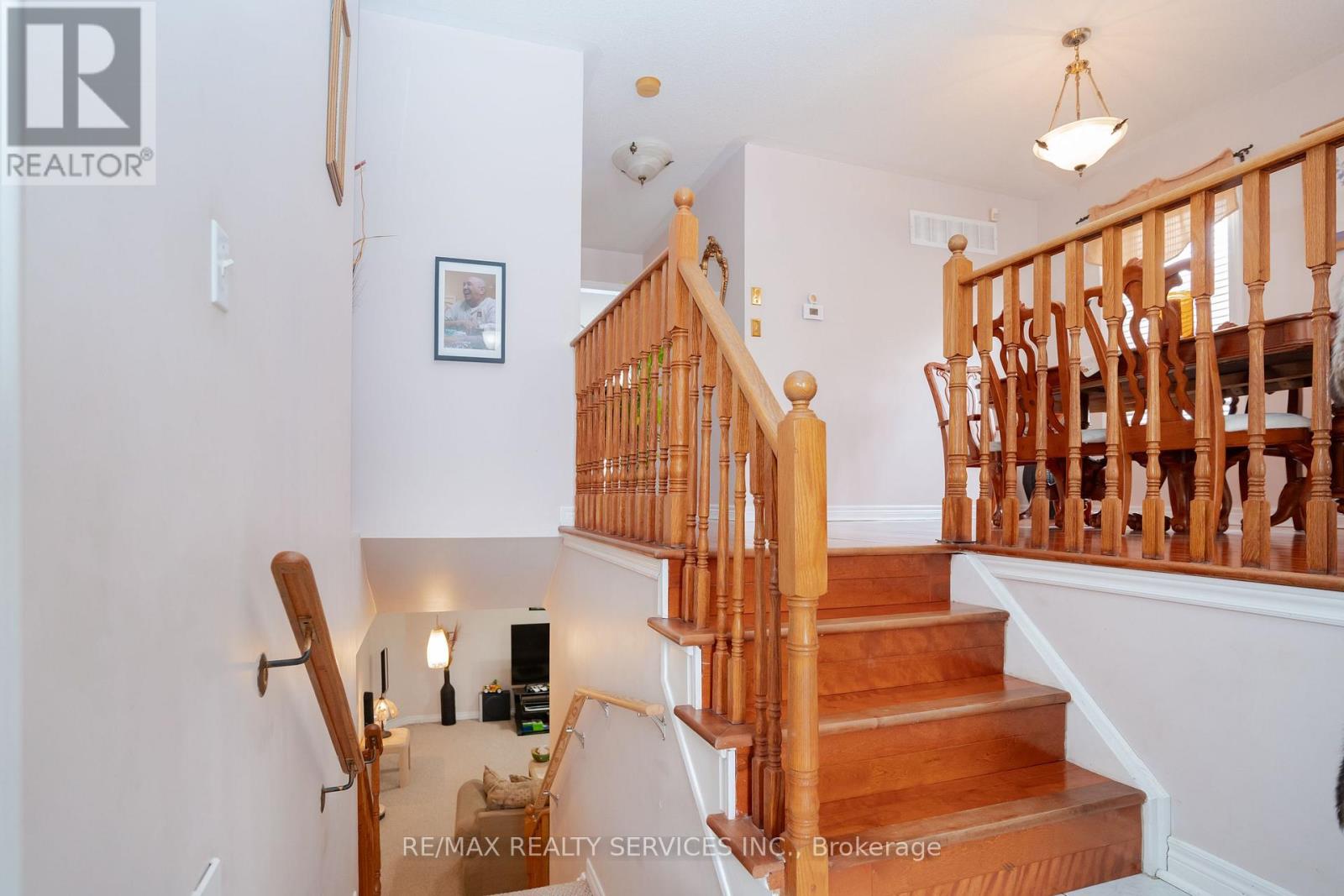 195 Van Scott Drive, Brampton (Northwest Sandalwood Parkway), Ontario  L7A 1V2 - Photo 8 - W12267050