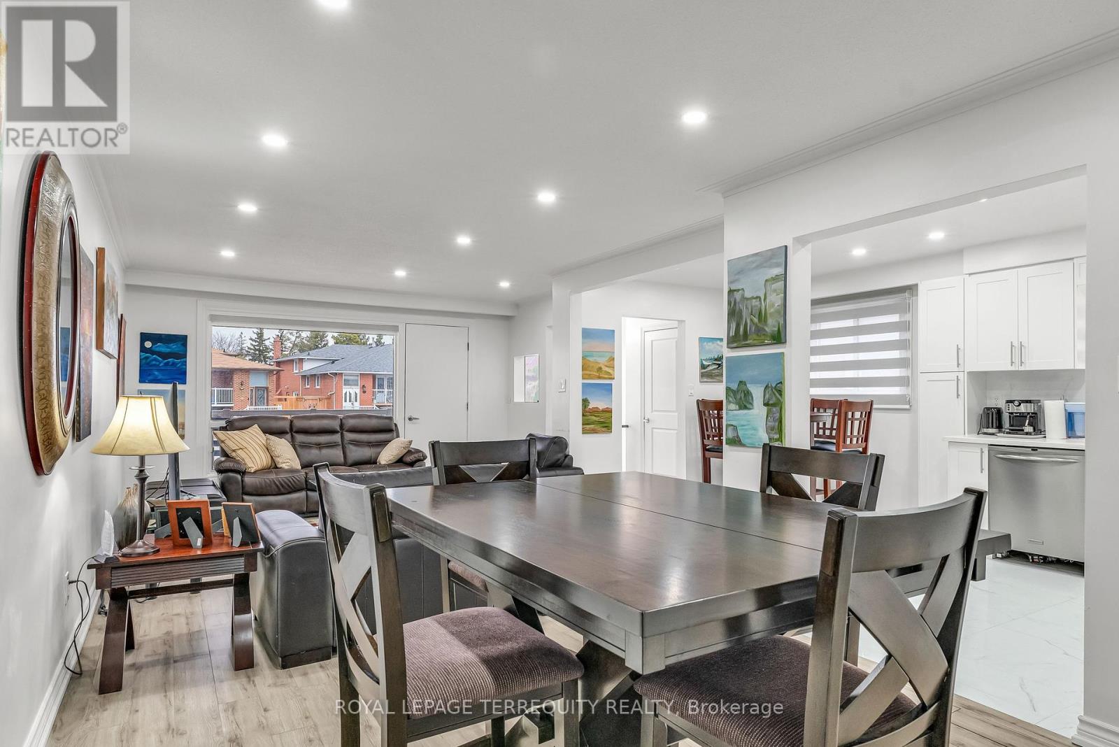 15 Madonna Gardens, Toronto, Ontario  M9L 2T5 - Photo 13 - W12267200