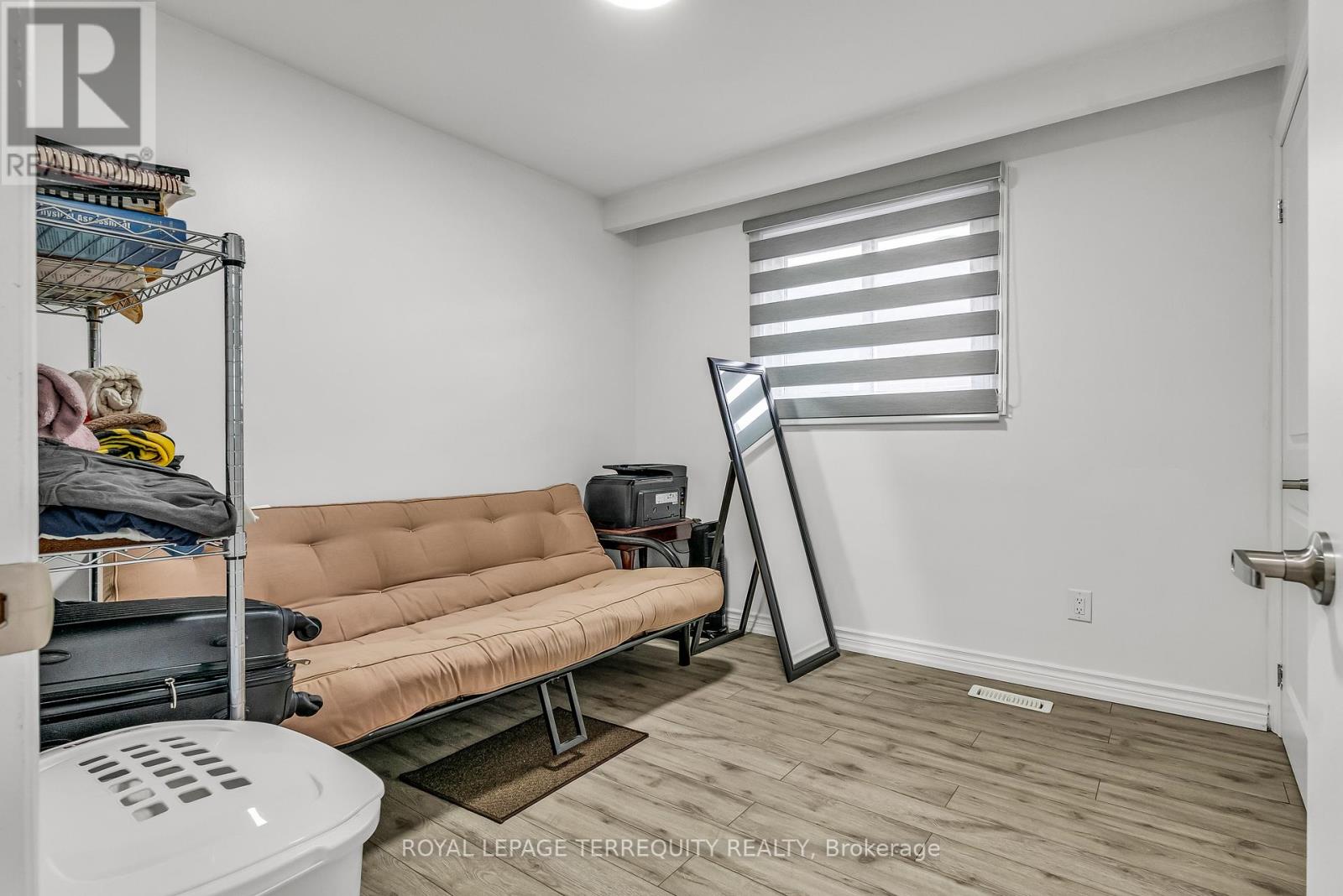 15 Madonna Gardens, Toronto, Ontario  M9L 2T5 - Photo 14 - W12267200