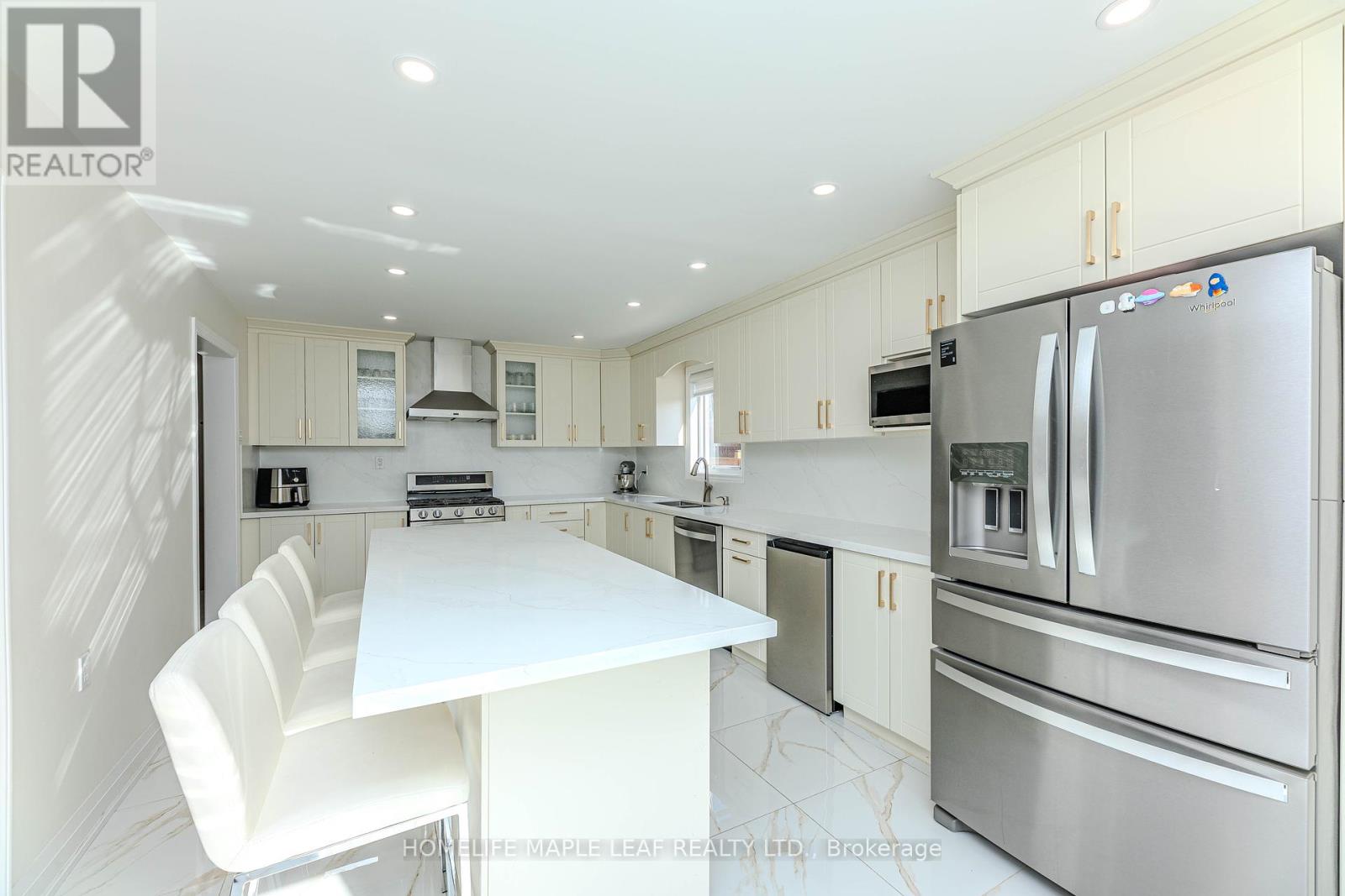 1310 Greenridge Circle, Oakville, Ontario  L6M 2J7 - Photo 11 - W12267212