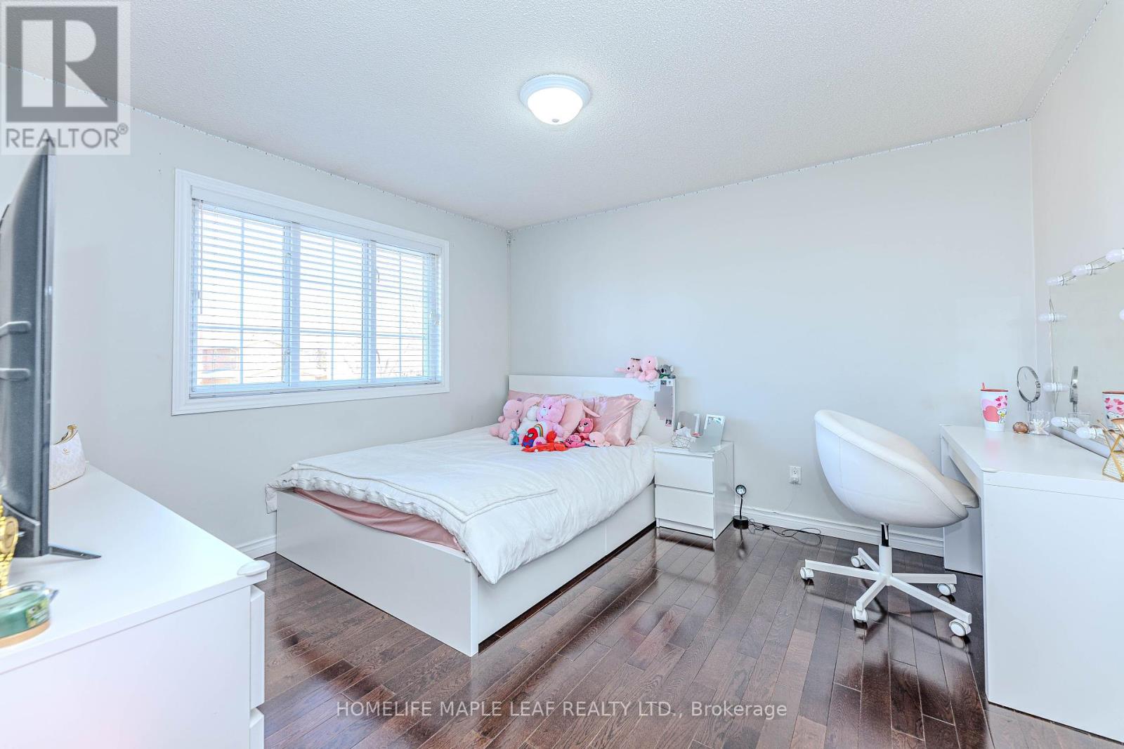 1310 Greenridge Circle, Oakville, Ontario  L6M 2J7 - Photo 23 - W12267212