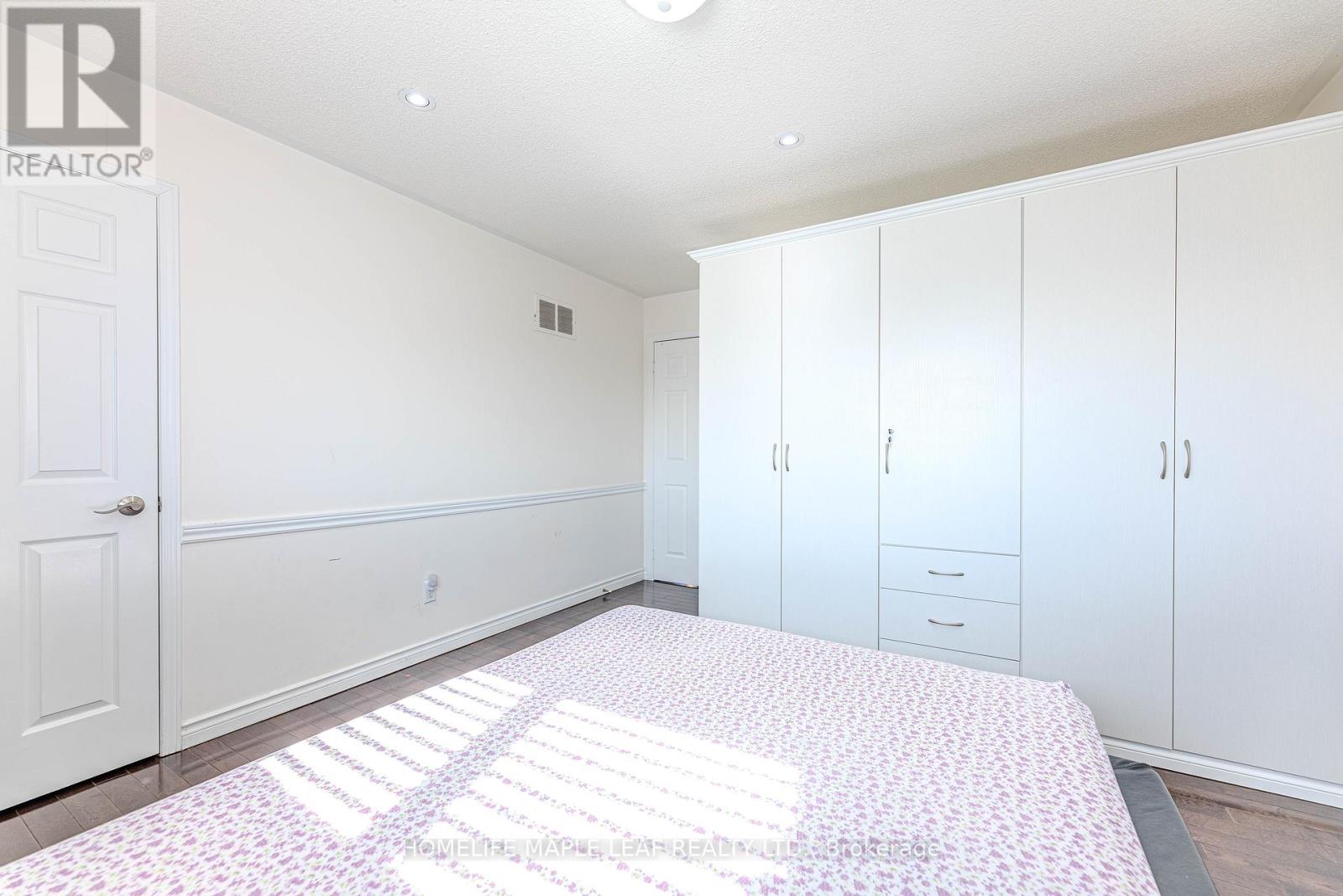 1310 Greenridge Circle, Oakville, Ontario  L6M 2J7 - Photo 28 - W12267212