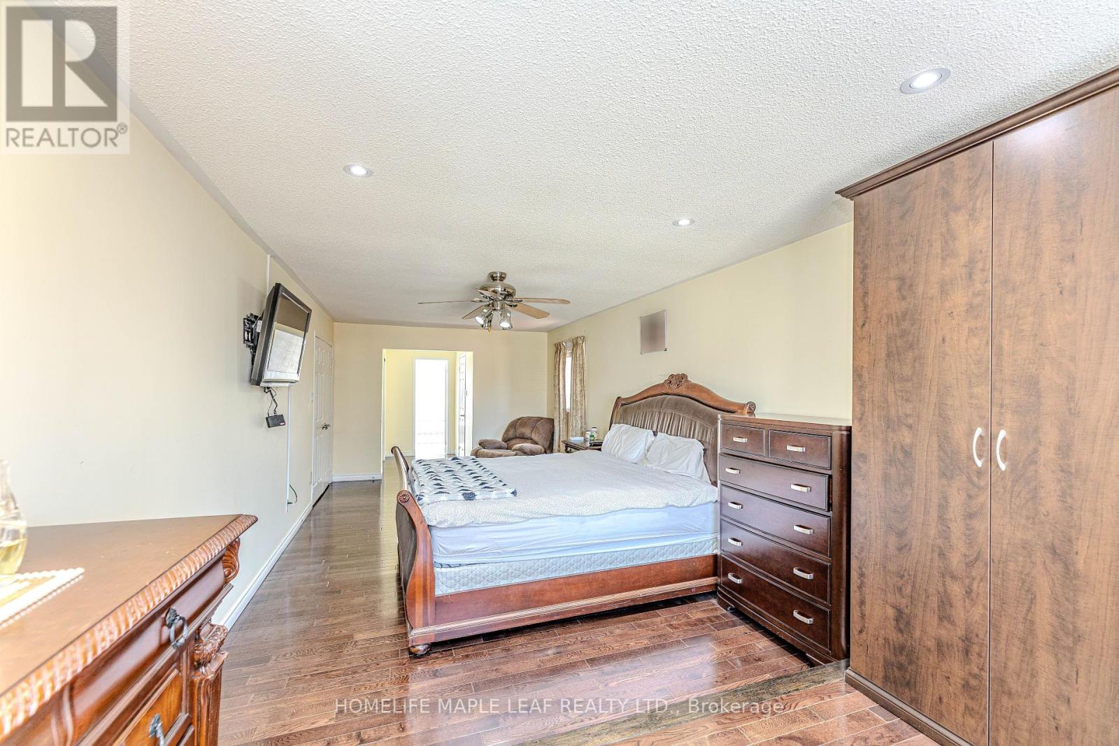 1310 Greenridge Circle, Oakville, Ontario  L6M 2J7 - Photo 33 - W12267212