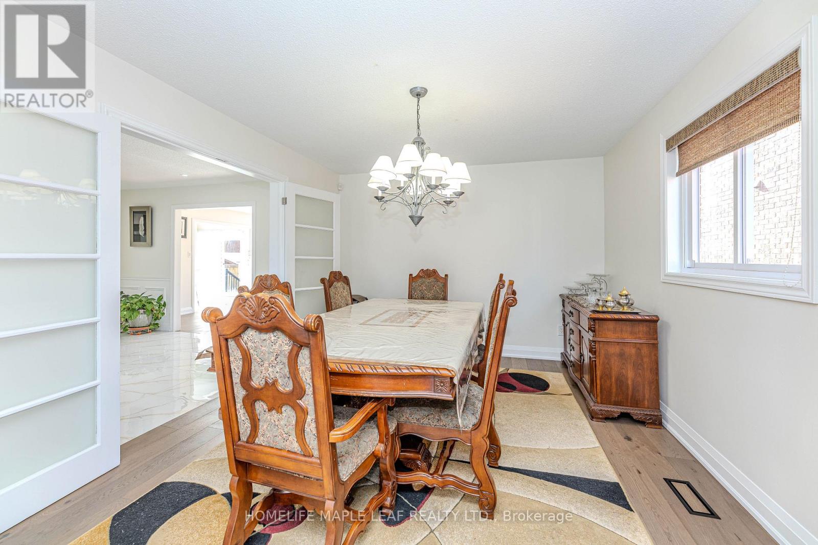 1310 Greenridge Circle, Oakville, Ontario  L6M 2J7 - Photo 7 - W12267212