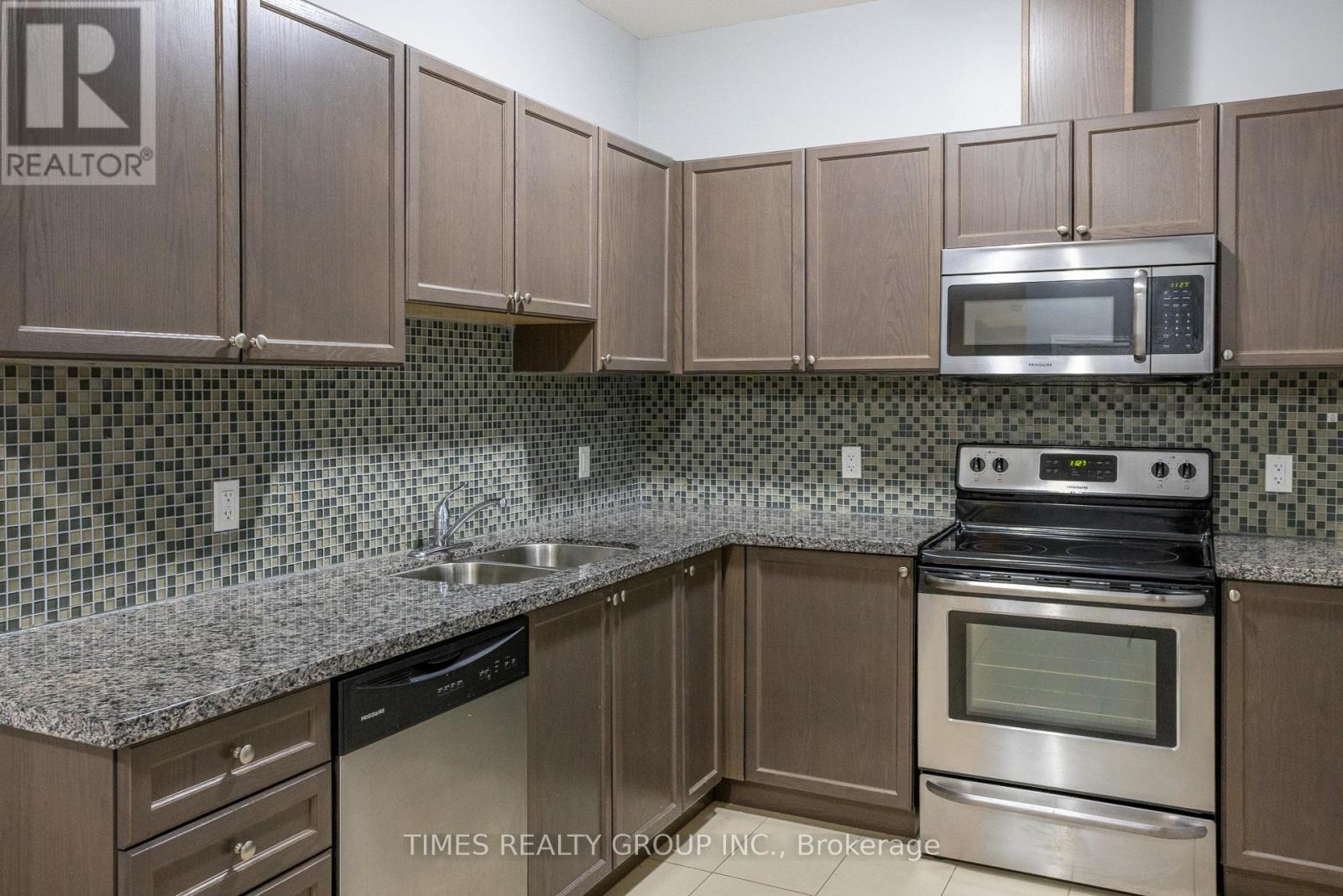 105 - 384 Rogers Street, Peterborough East, Ontario  K9H 7B6 - Photo 3 - X12266968
