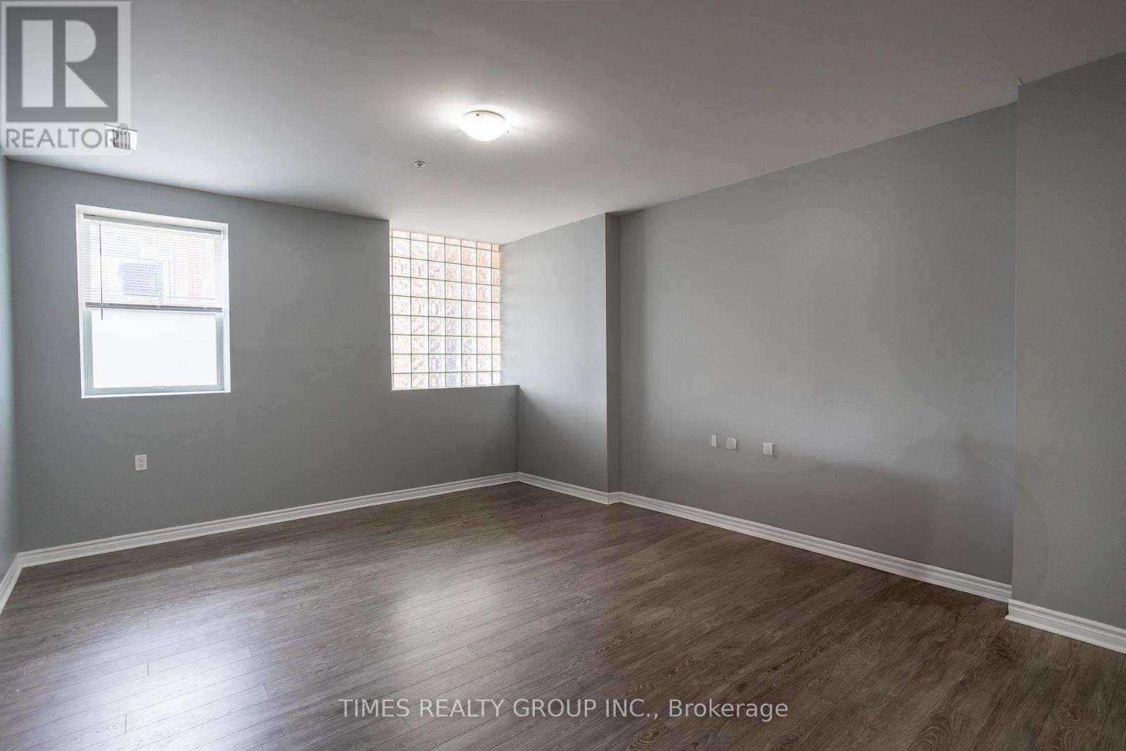 105 - 384 Rogers Street, Peterborough East, Ontario  K9H 7B6 - Photo 5 - X12266968